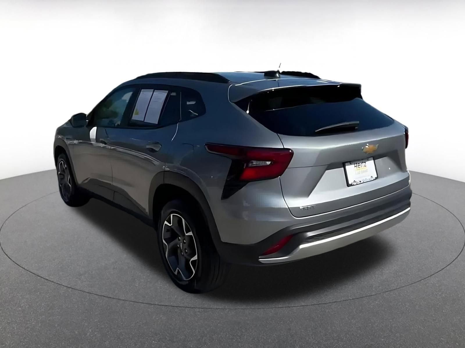 Thumbnail: 2025 Chevrolet Trax - 11