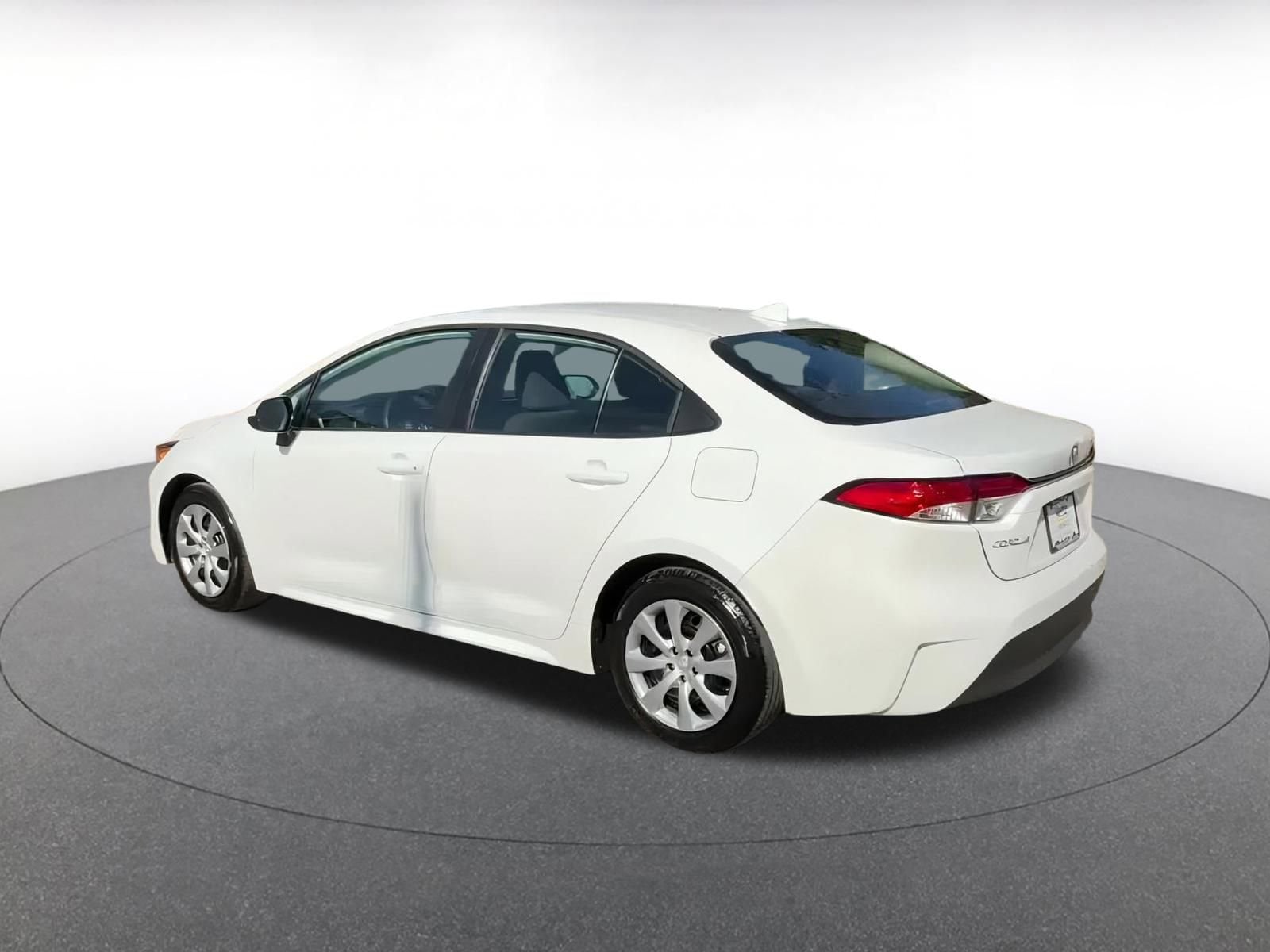 Thumbnail: 2025 Toyota Corolla - 10