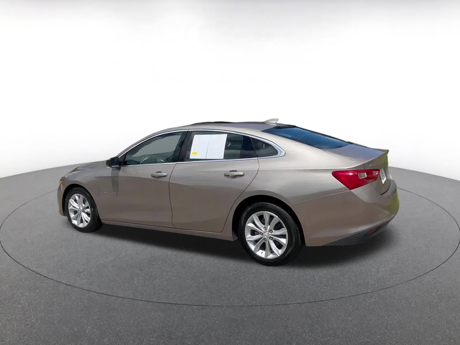 Thumbnail: 2024 Chevrolet Malibu - 9