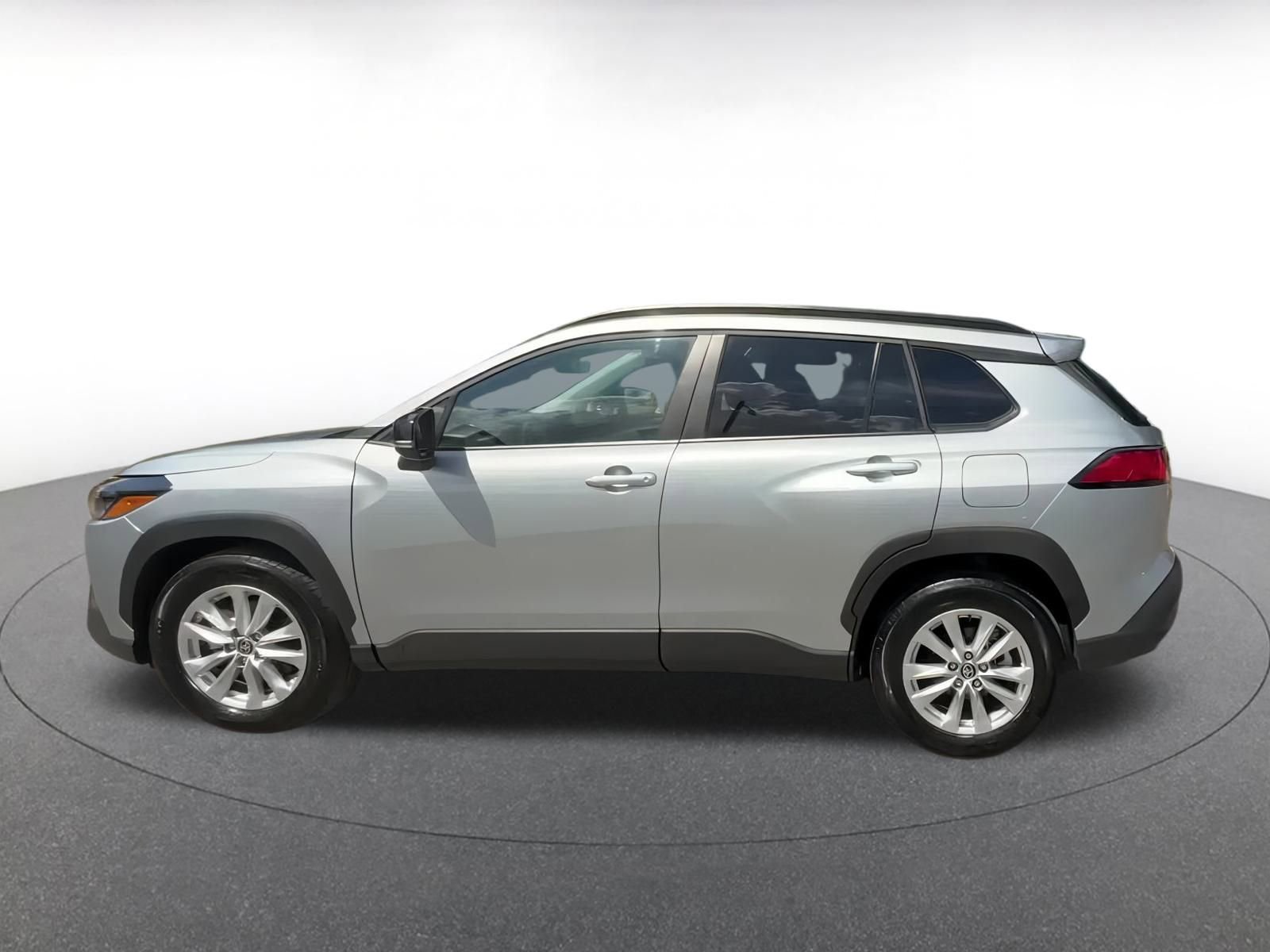 Thumbnail: 2025 Toyota Corolla Cross - 8