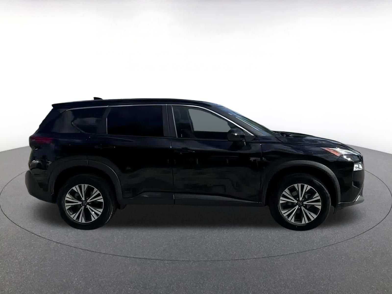 2023 Nissan Rogue SV 16