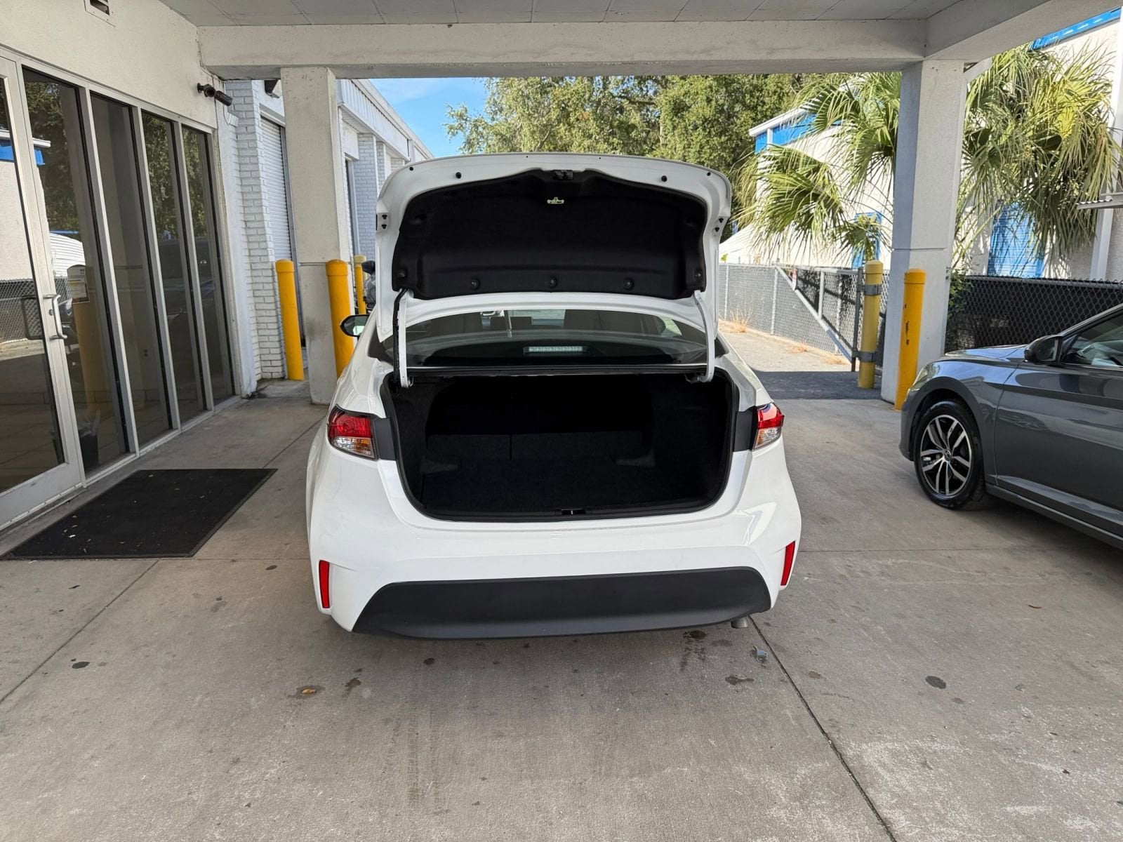 Thumbnail: 2025 Toyota Corolla - 31