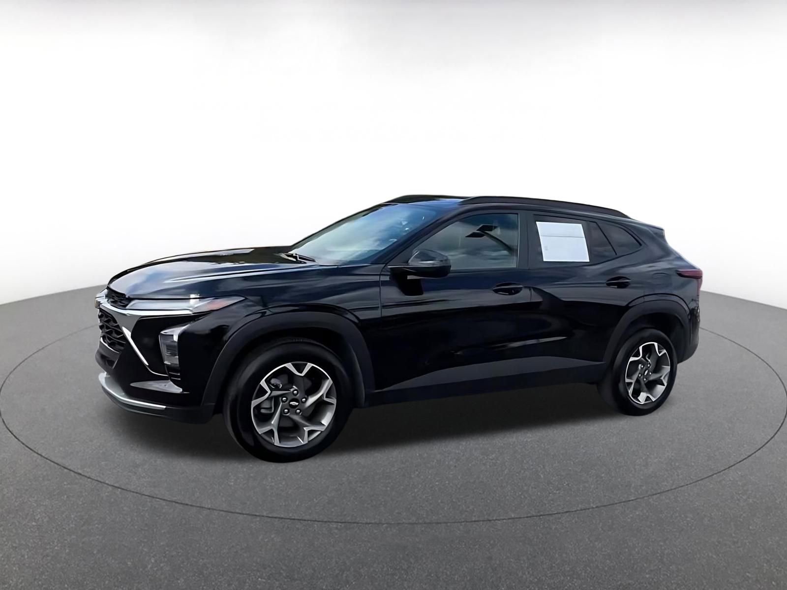 Thumbnail: 2025 Chevrolet Trax - 8