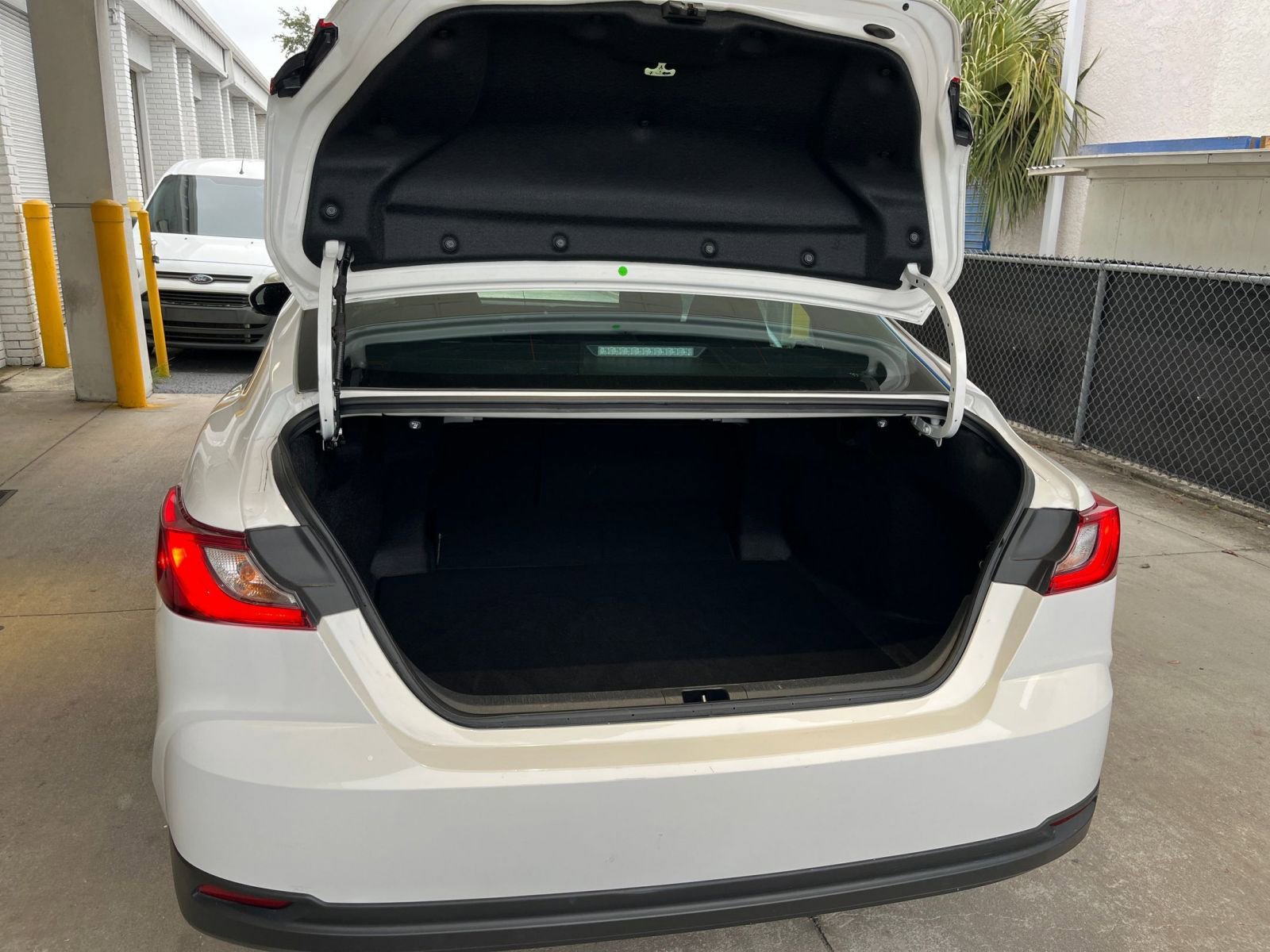 Thumbnail: 2025 Toyota Camry - 31