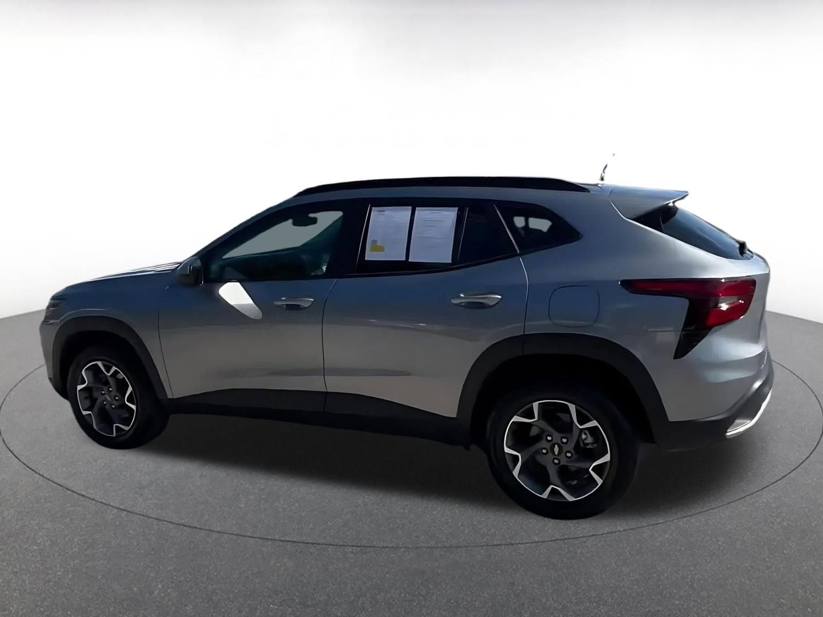 Thumbnail: 2025 Chevrolet Trax - 10