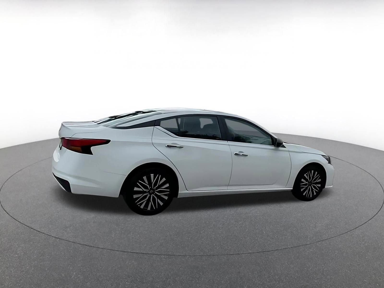 Thumbnail: 2025 Nissan Altima - 15