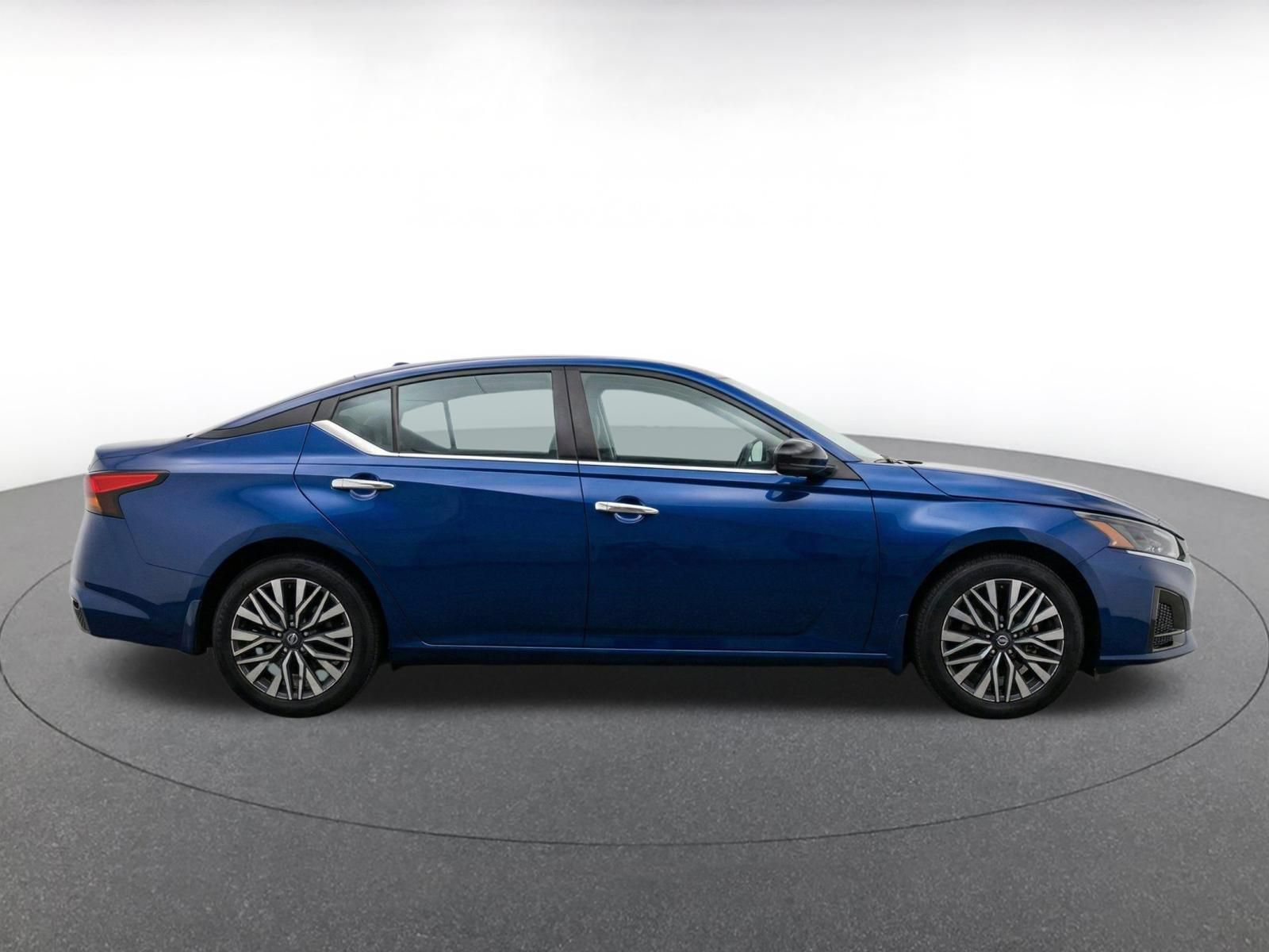 Thumbnail: 2025 Nissan Altima - 10
