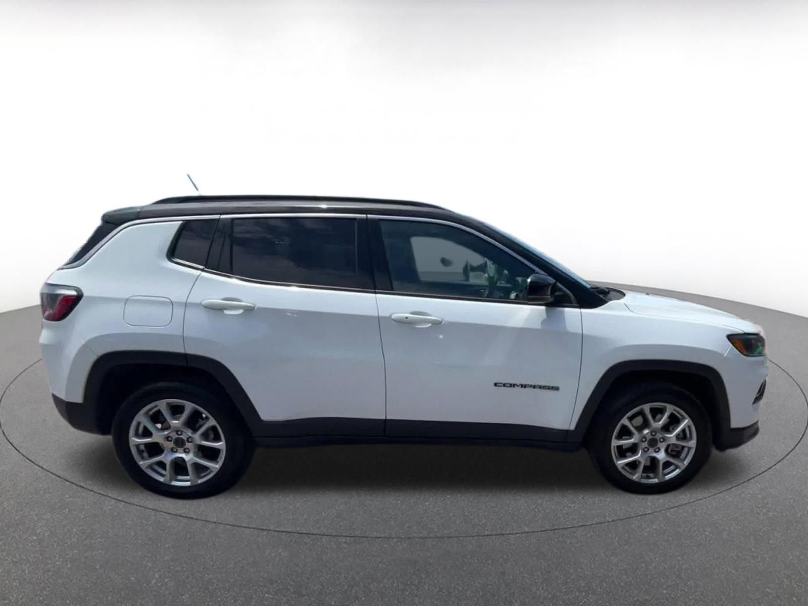 Thumbnail: 2025 Jeep Compass - 16