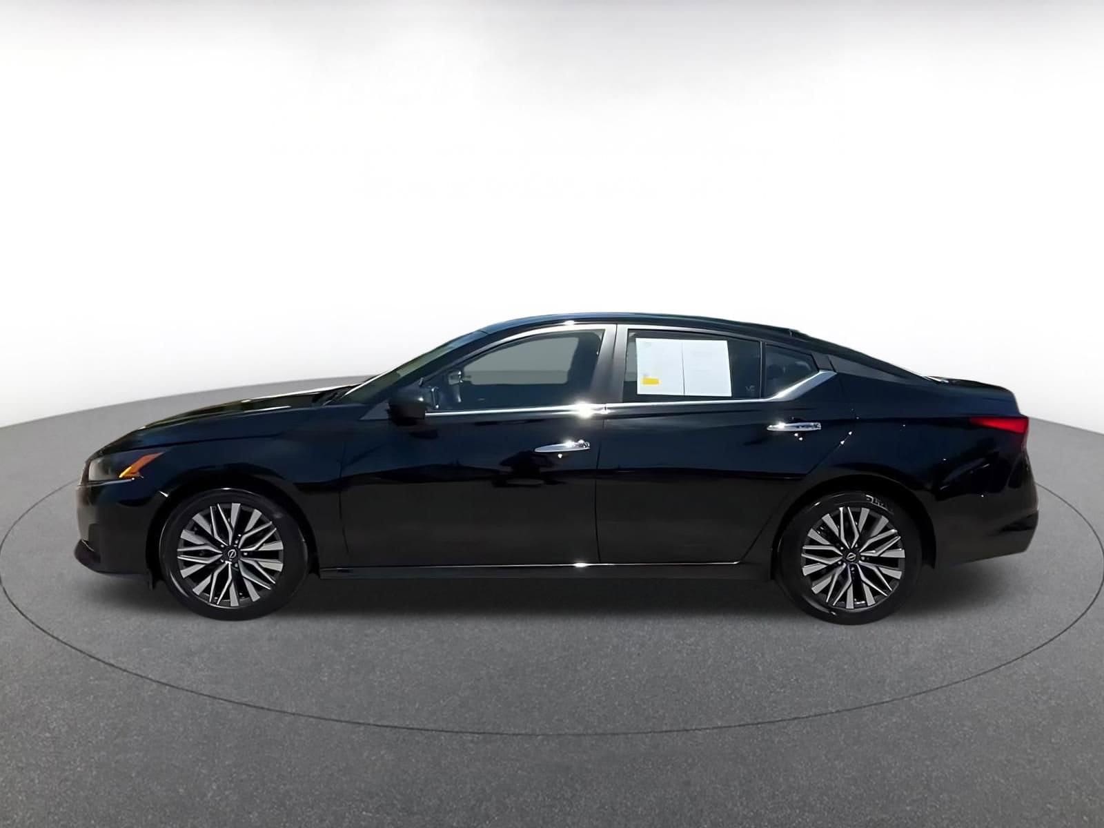 Thumbnail: 2025 Nissan Altima - 8