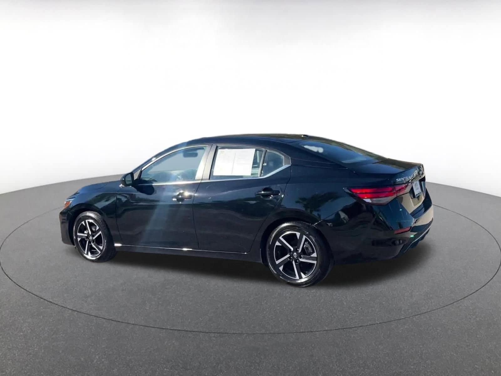 Thumbnail: 2025 Nissan Sentra - 10