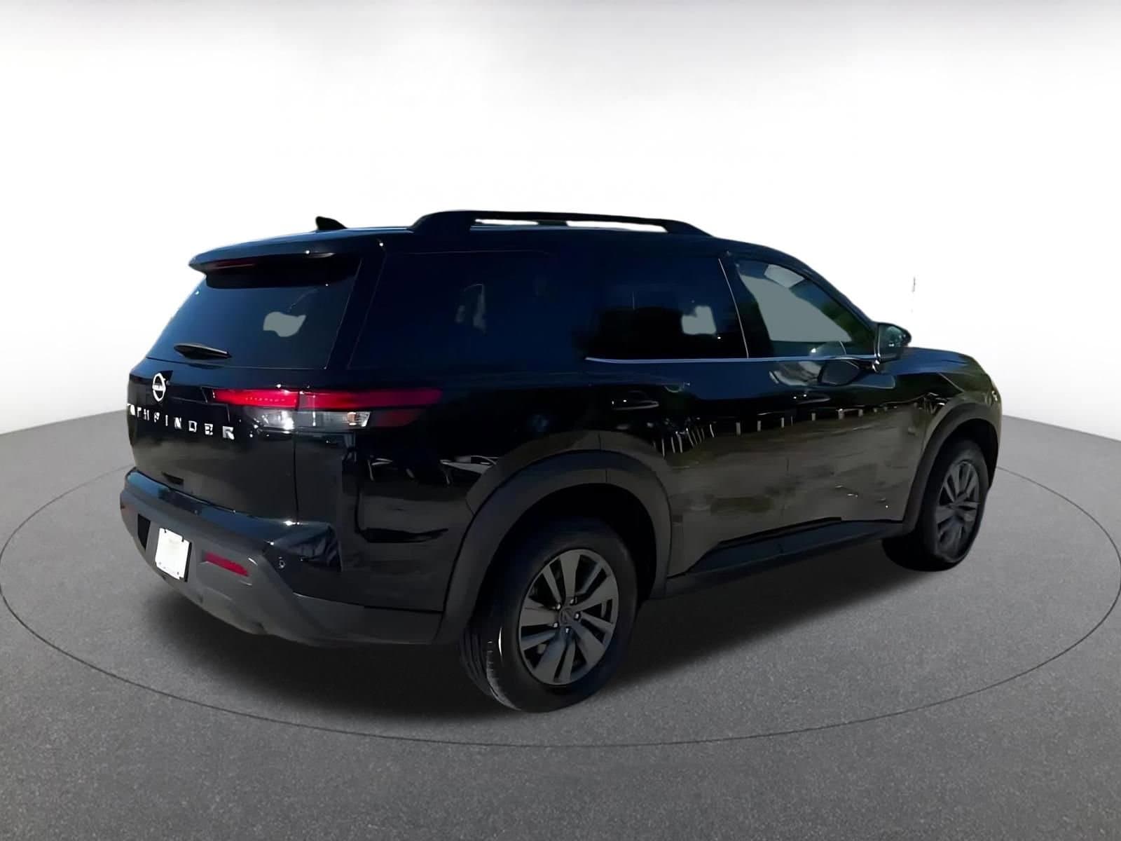 Thumbnail: 2025 Nissan Pathfinder - 15