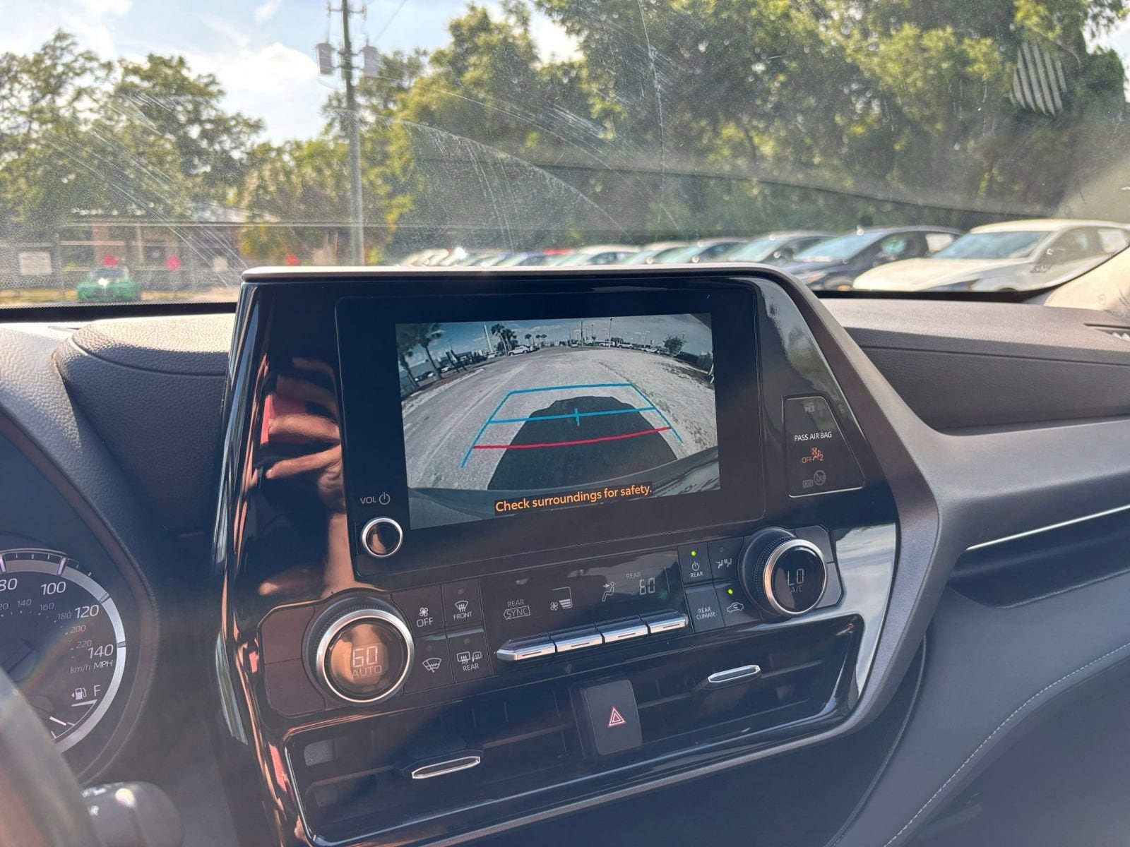 Thumbnail: 2025 Toyota Highlander - 25