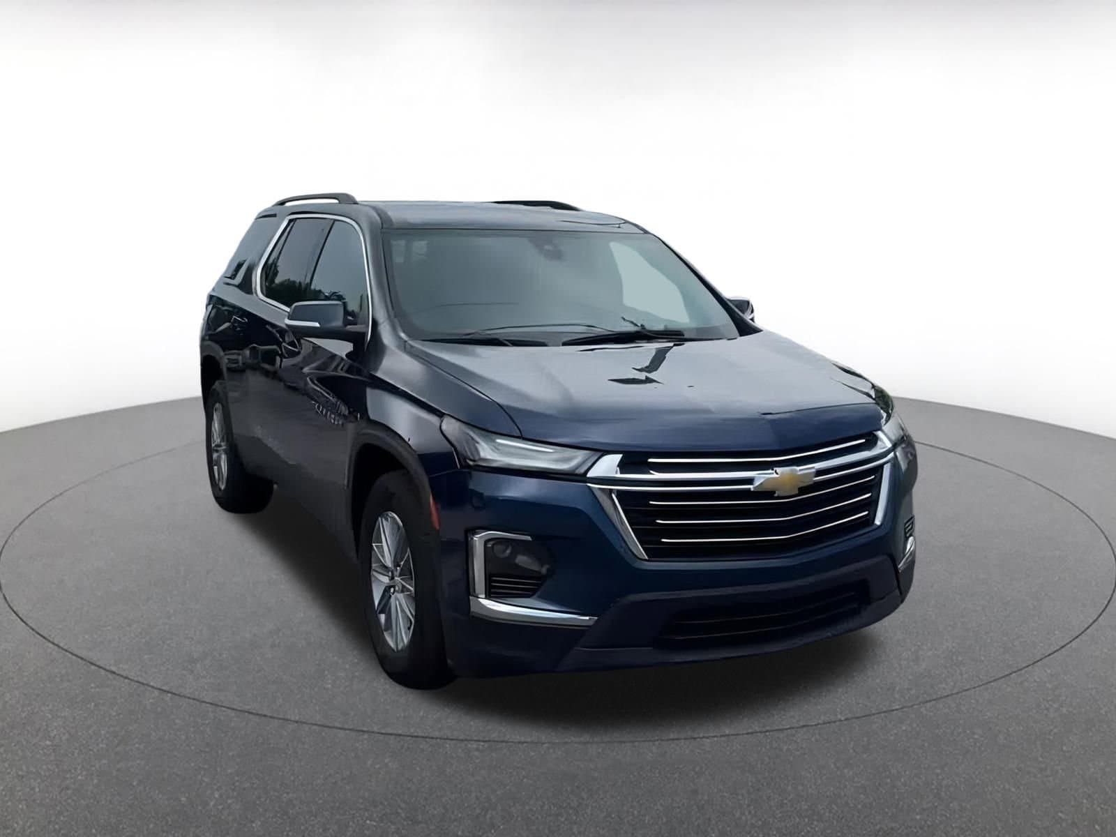 Thumbnail: 2023 Chevrolet Traverse - 3