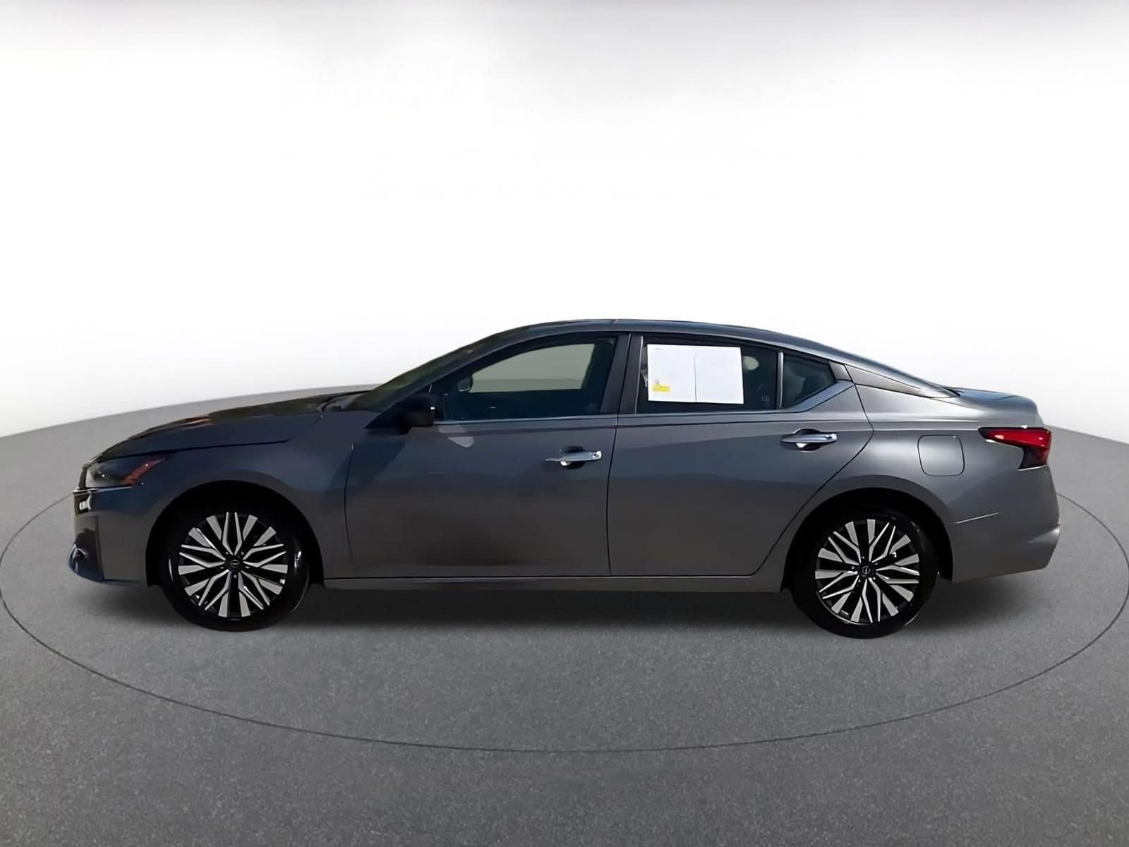 Thumbnail: 2025 Nissan Altima - 9