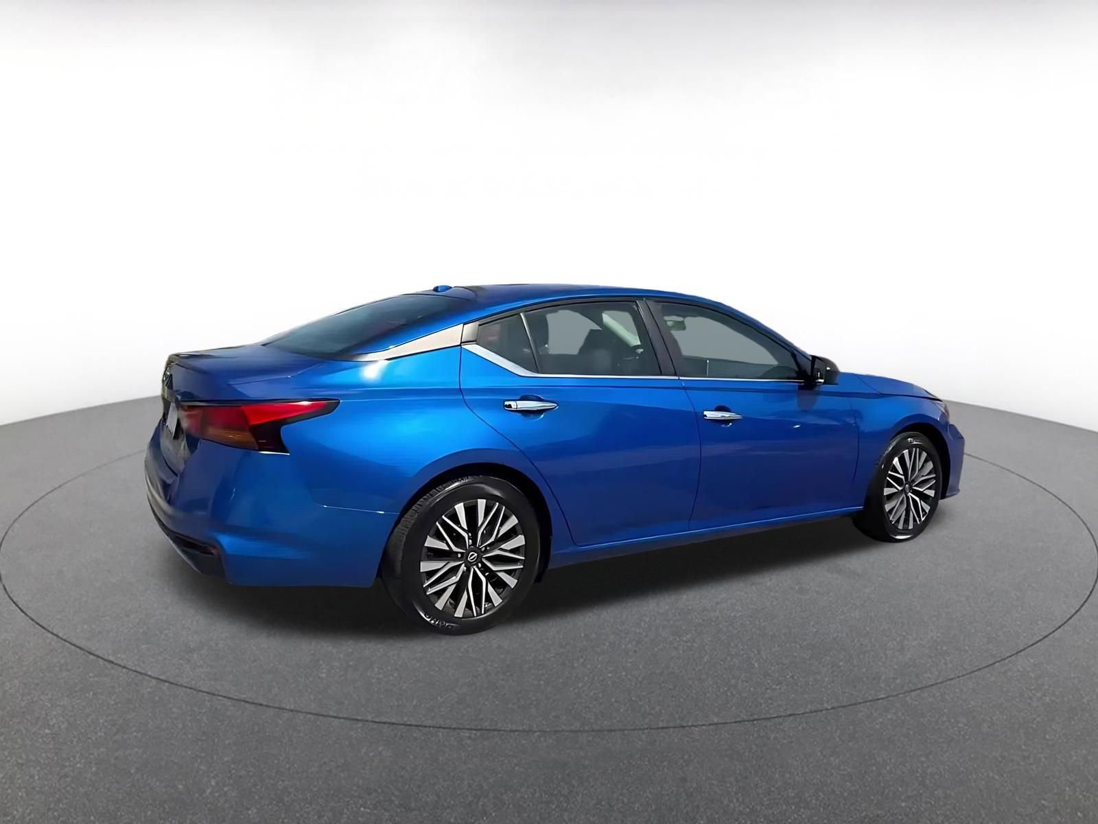 Thumbnail: 2025 Nissan Altima - 14