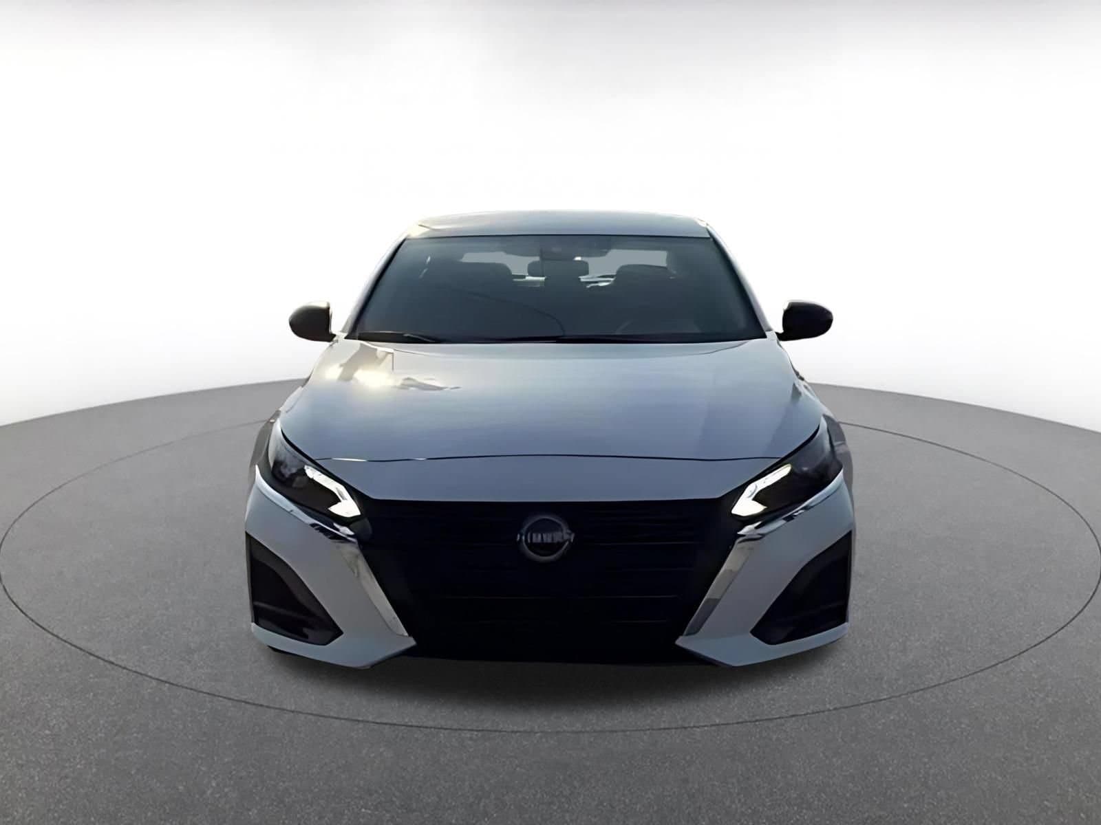 Thumbnail: 2025 Nissan Altima - 4