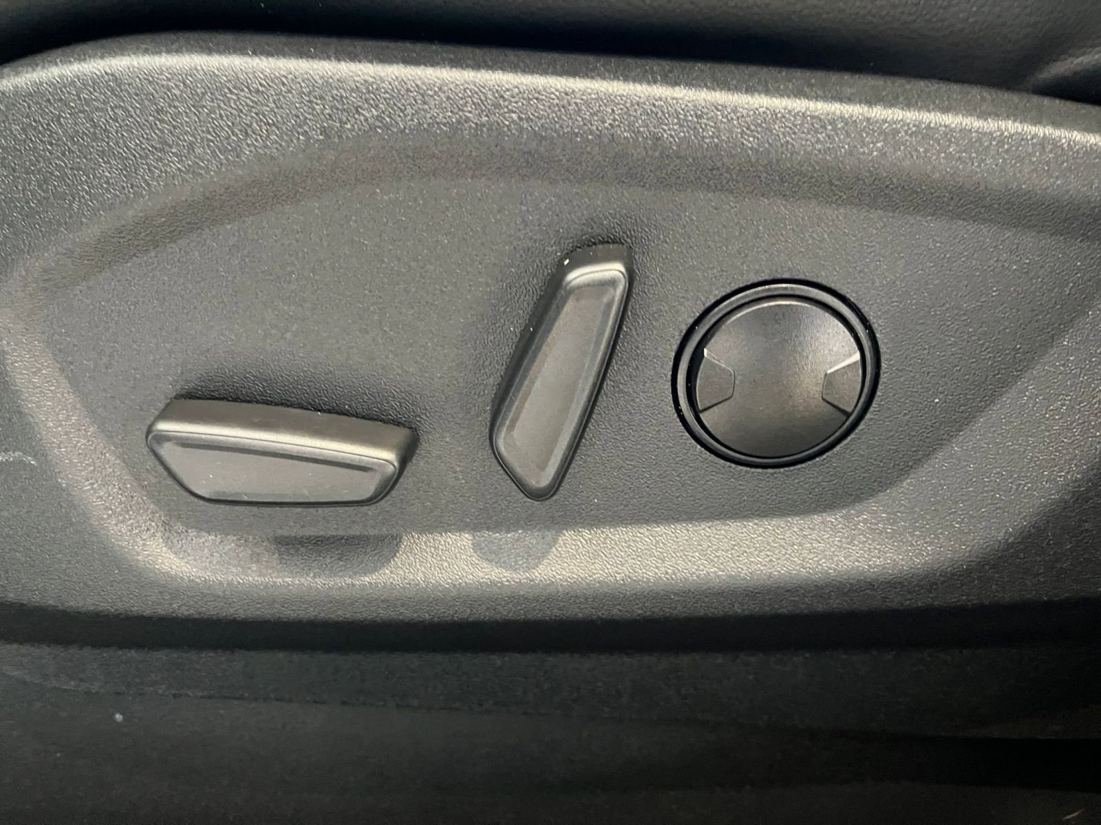 Thumbnail: 2024 Ford Edge - 23