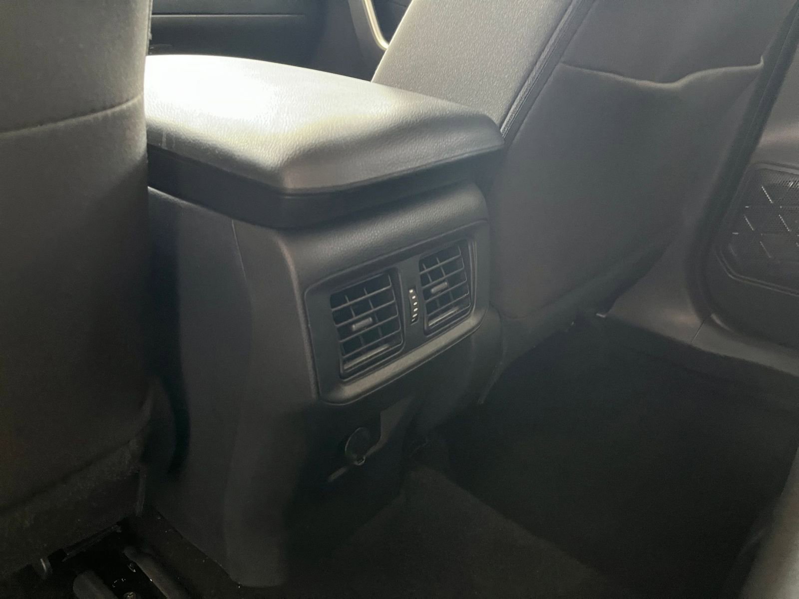 Thumbnail: 2025 Toyota RAV4 - 35