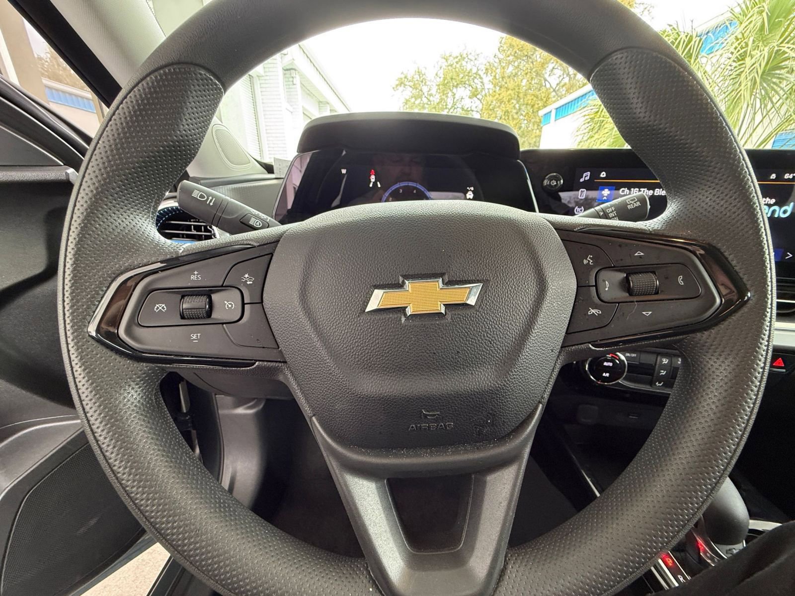 Thumbnail: 2025 Chevrolet Trax - 28