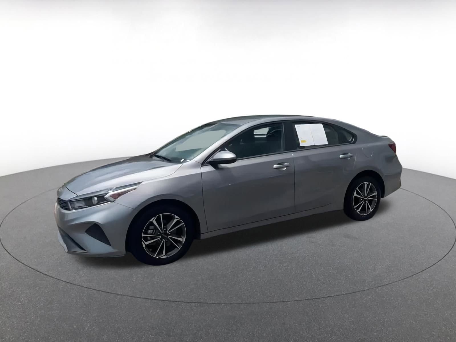 Thumbnail: 2024 Kia Forte - 6