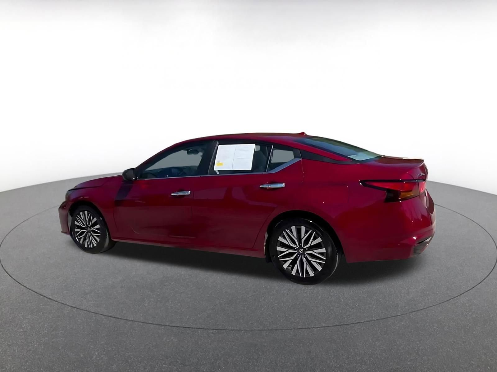 Thumbnail: 2025 Nissan Altima - 9