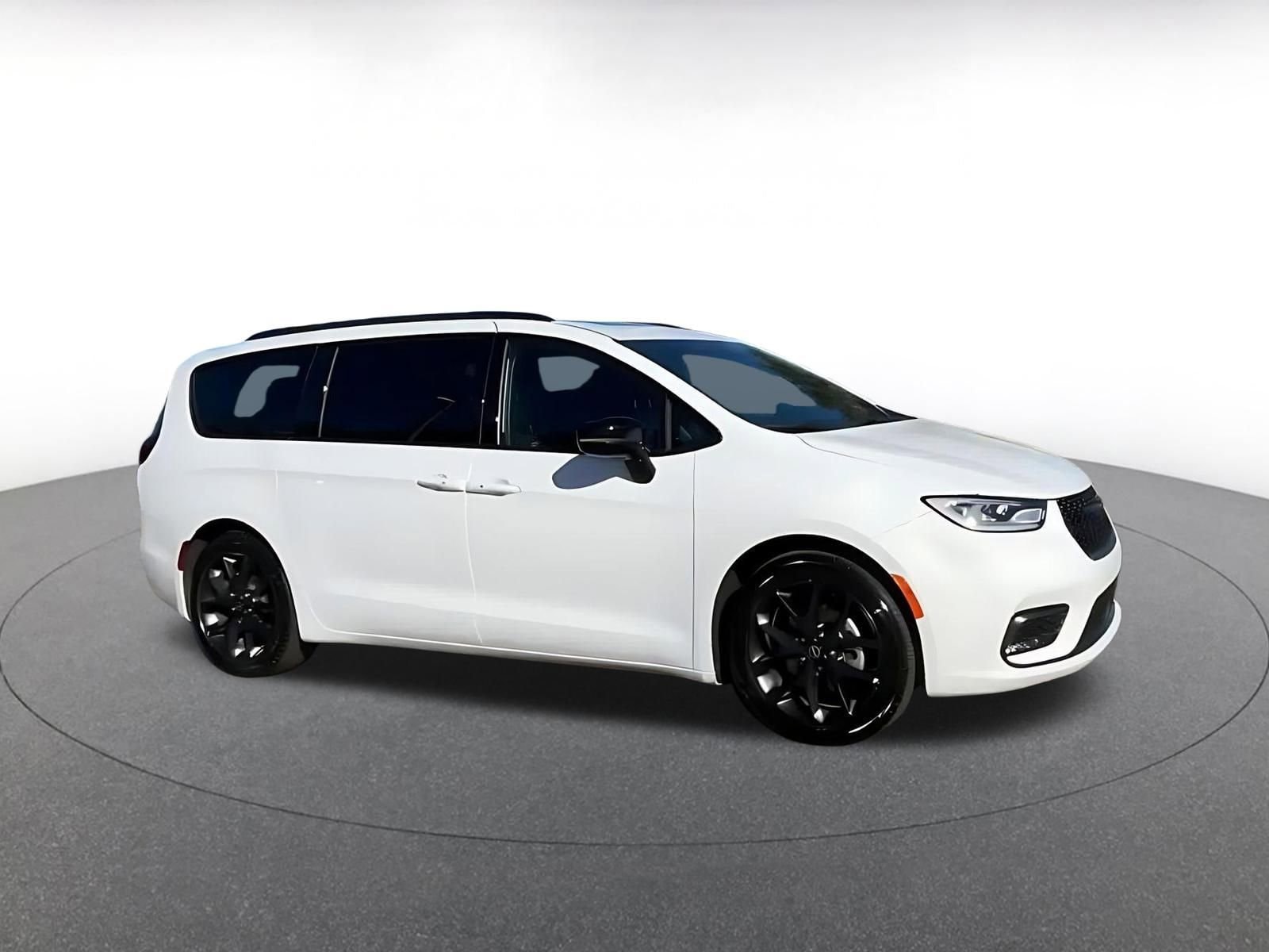 Thumbnail: 2025 Chrysler Pacifica - 2