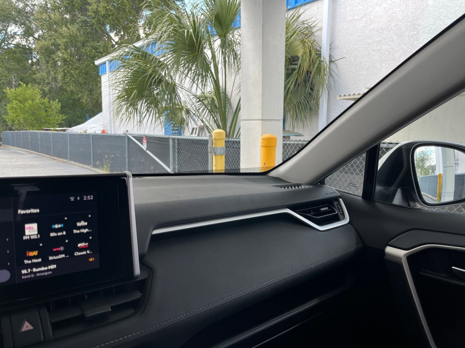 Thumbnail: 2025 Toyota RAV4 - 35