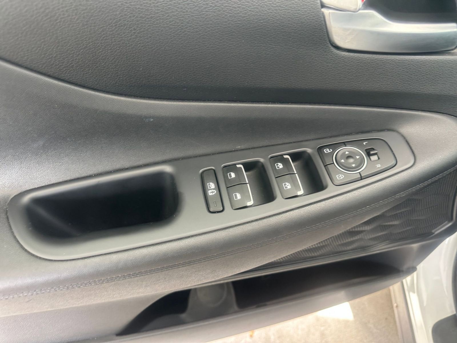 Thumbnail: 2023 Hyundai Santa Fe - 20