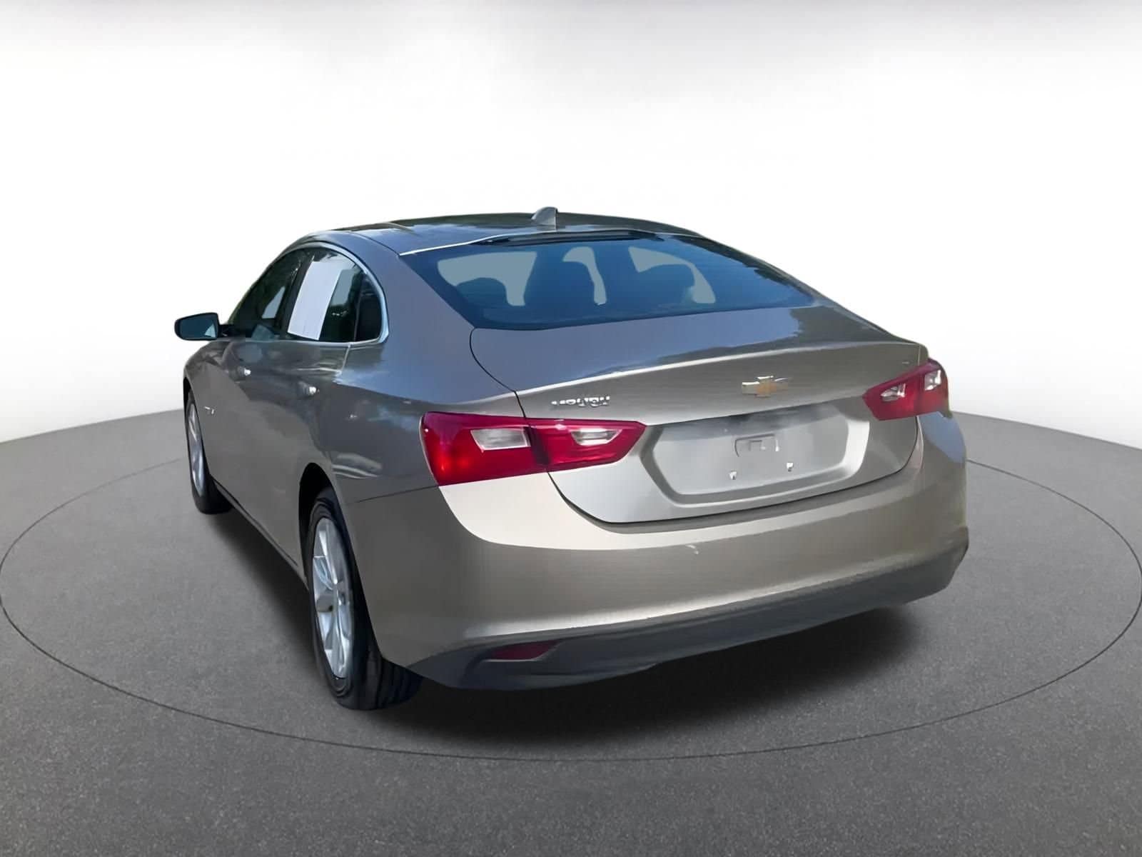 Thumbnail: 2024 Chevrolet Malibu - 11