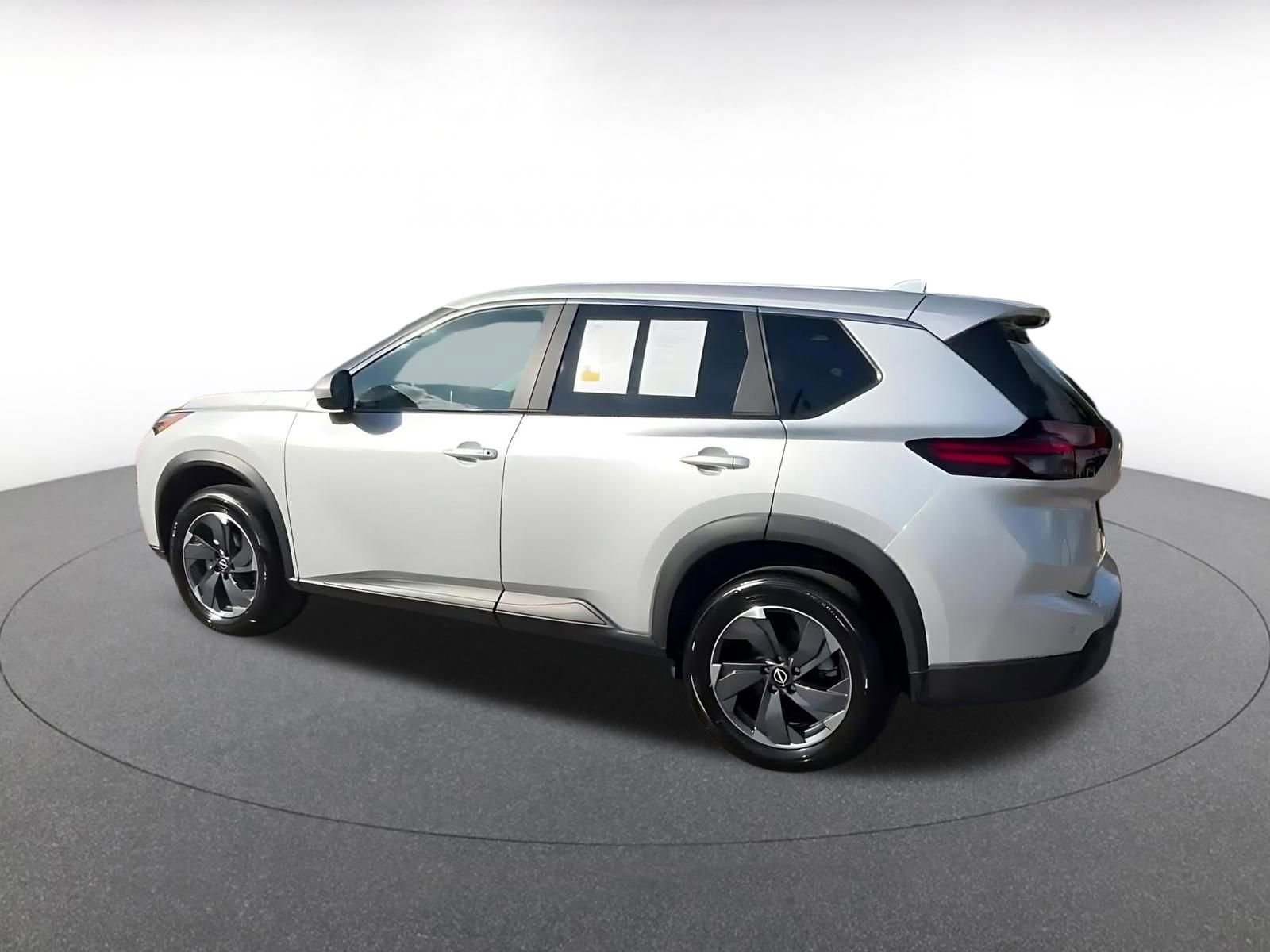 Thumbnail: 2025 Nissan Rogue - 10