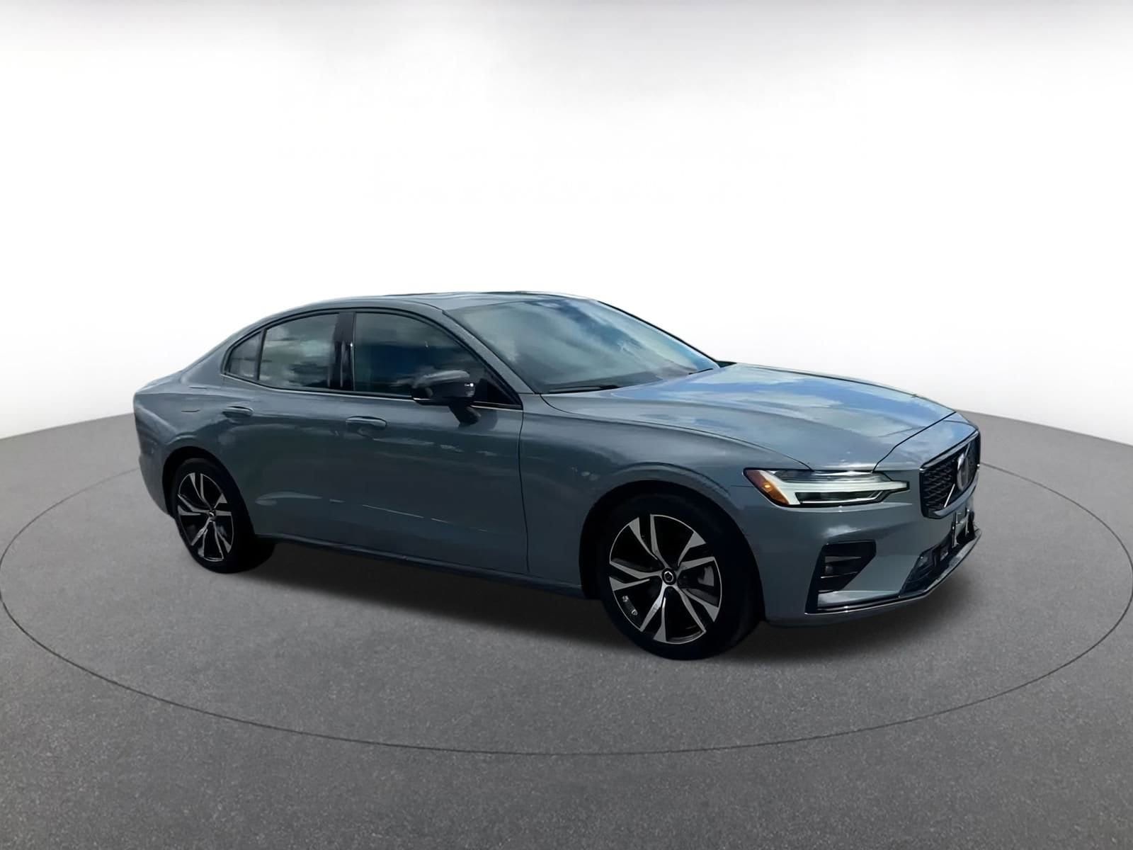 Thumbnail: 2024 Volvo S60 - 2