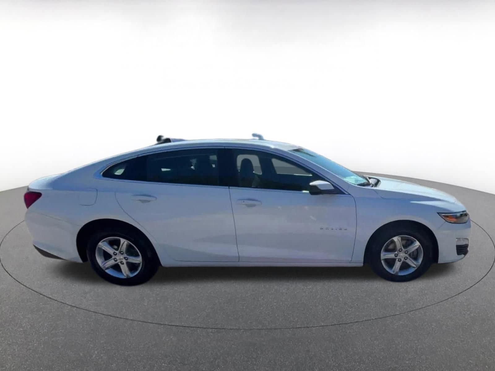 Thumbnail: 2024 Chevrolet Malibu - 16