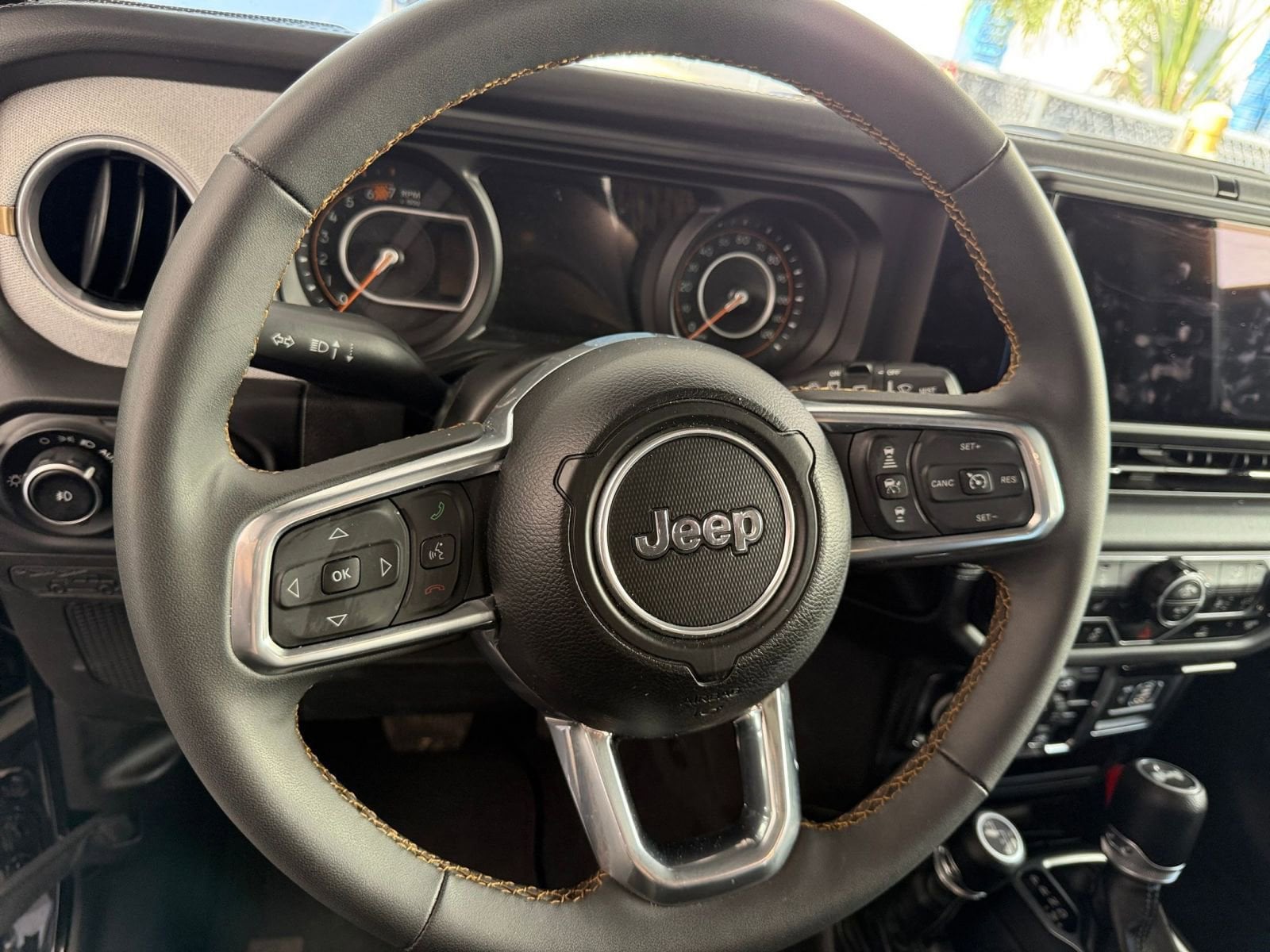 Thumbnail: 2025 Jeep Wrangler - 28