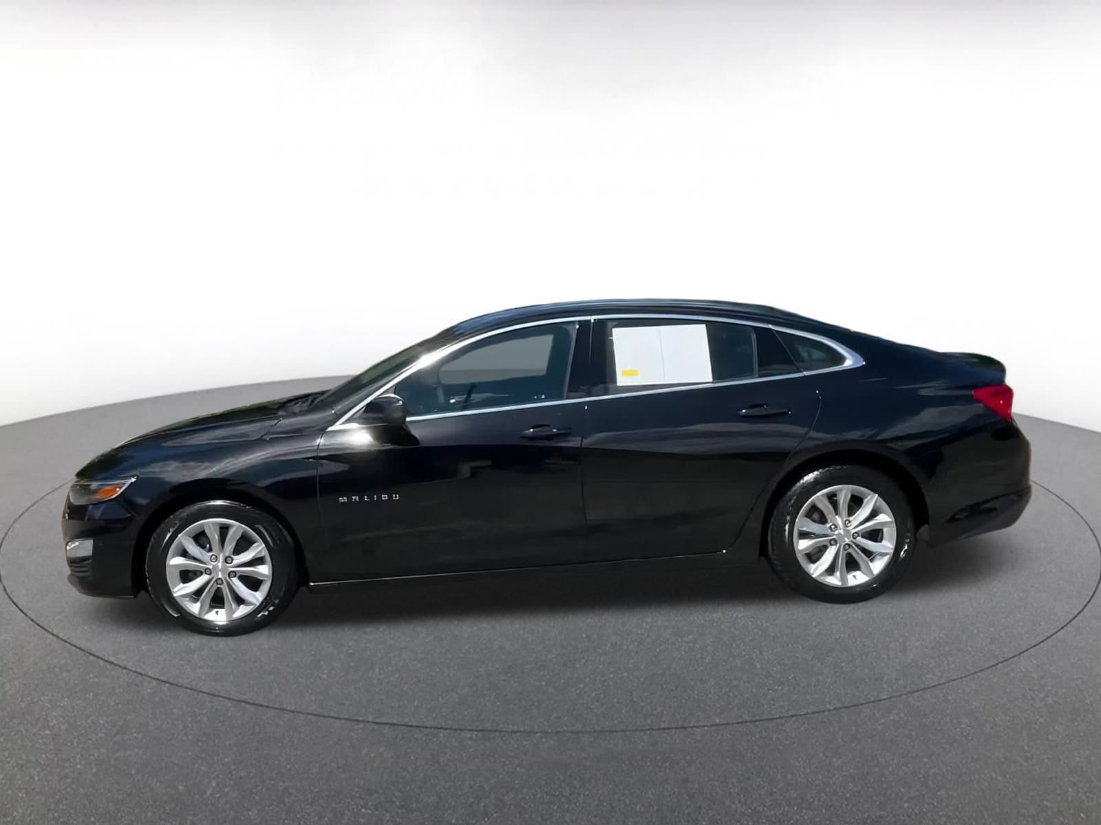 Thumbnail: 2023 Chevrolet Malibu - 8