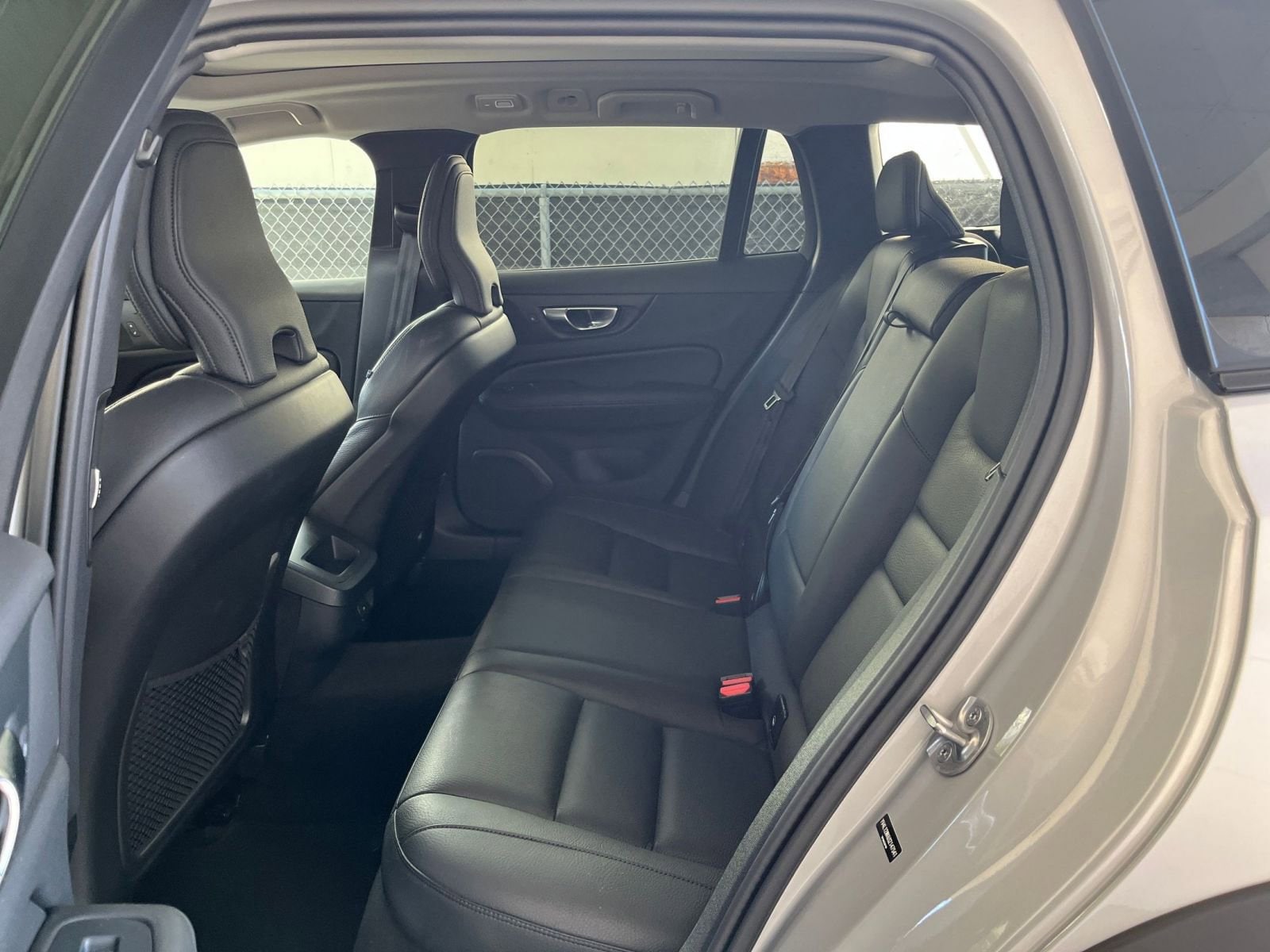 Thumbnail: 2025 Volvo S60 - 25