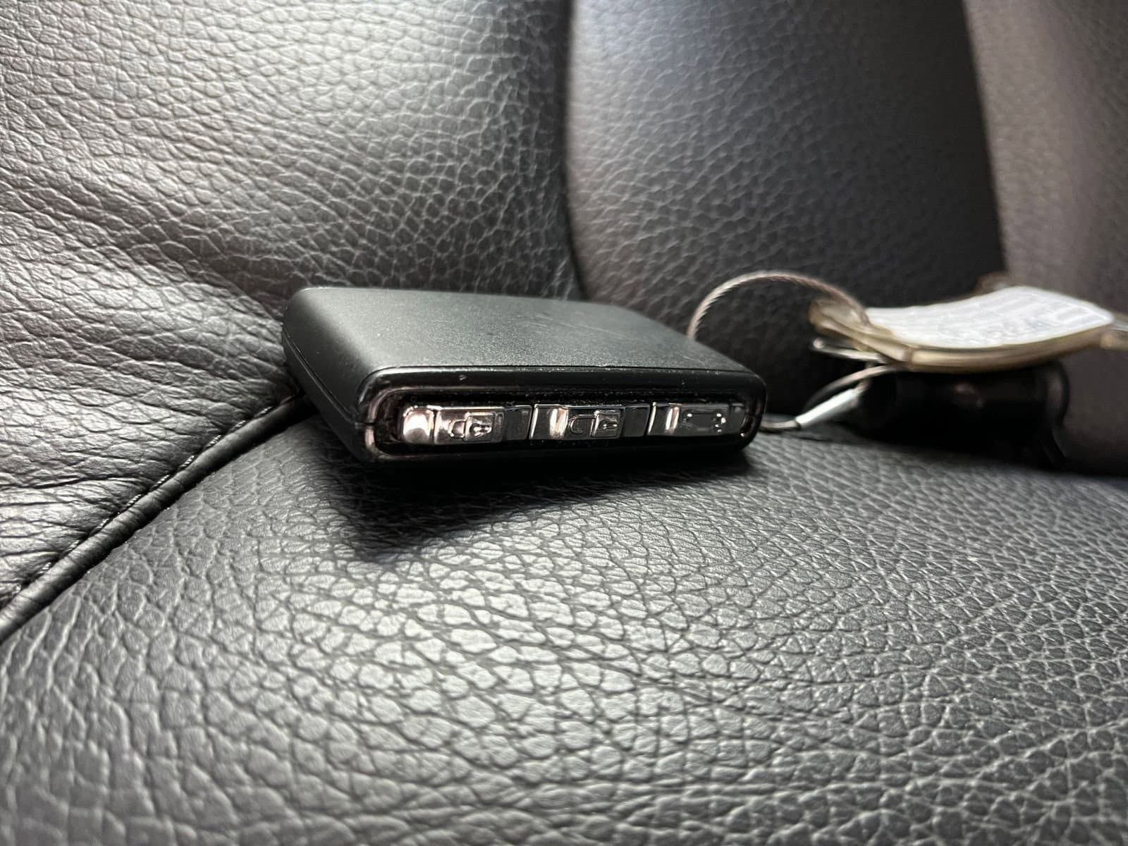 Thumbnail: 2025 Volvo S60 - 22