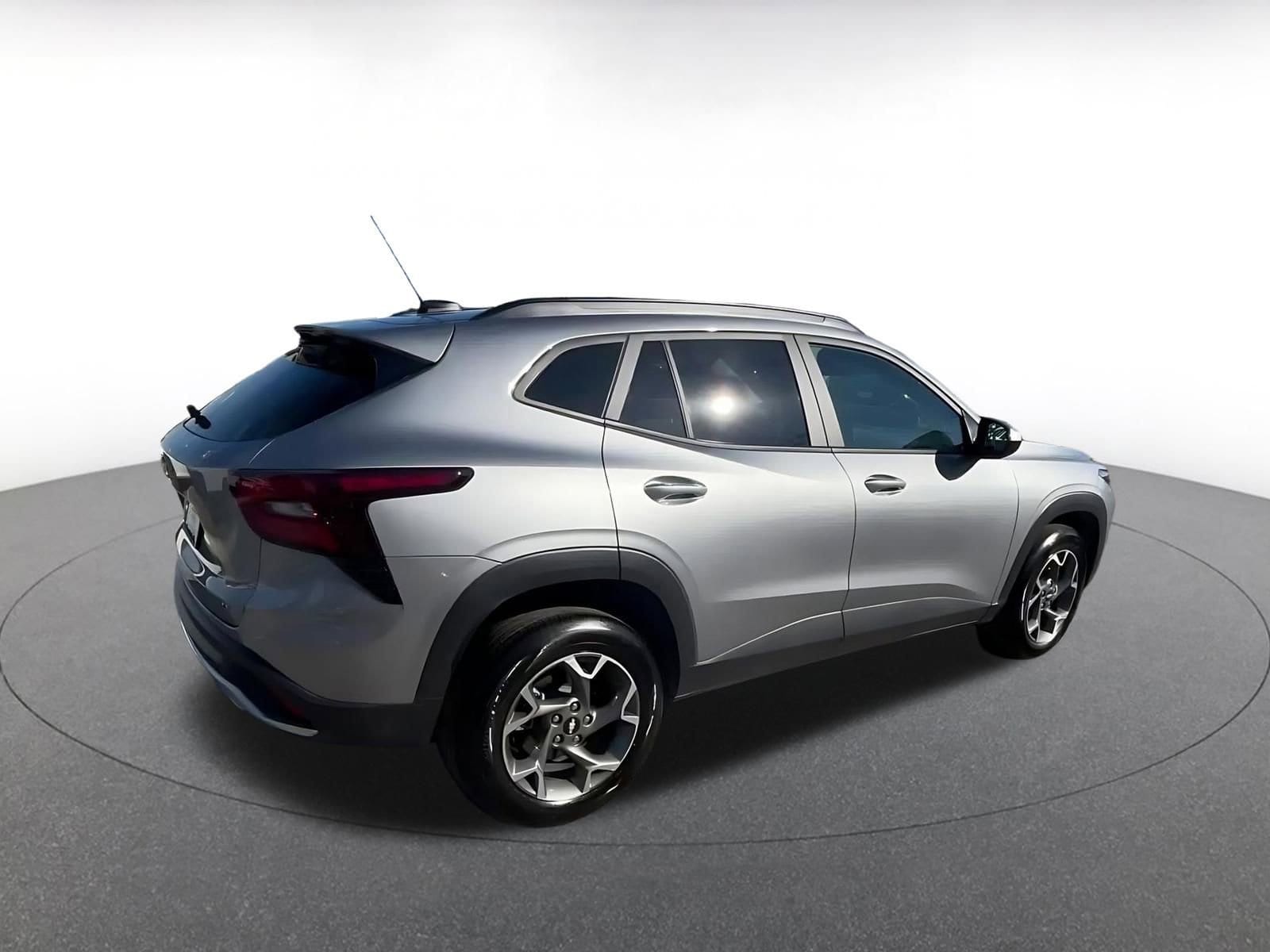 Thumbnail: 2025 Chevrolet Trax - 15