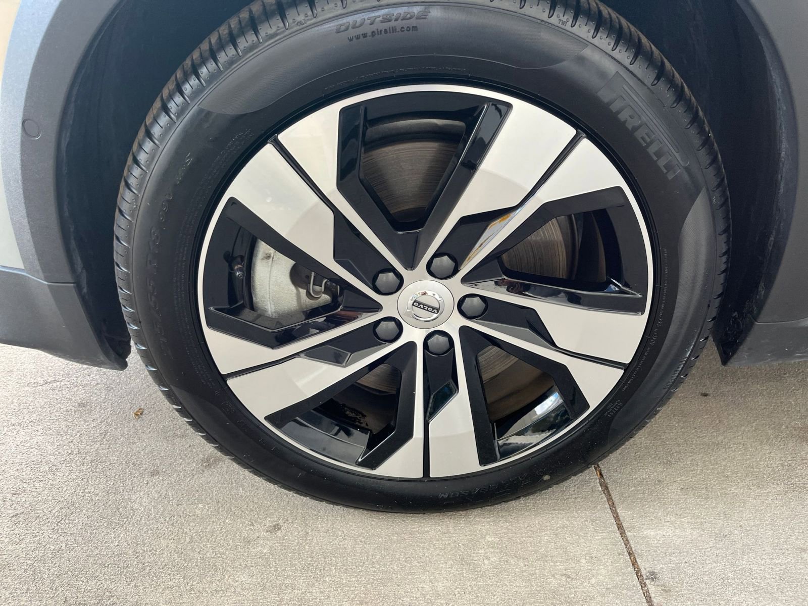 Thumbnail: 2025 Volvo S60 - 30