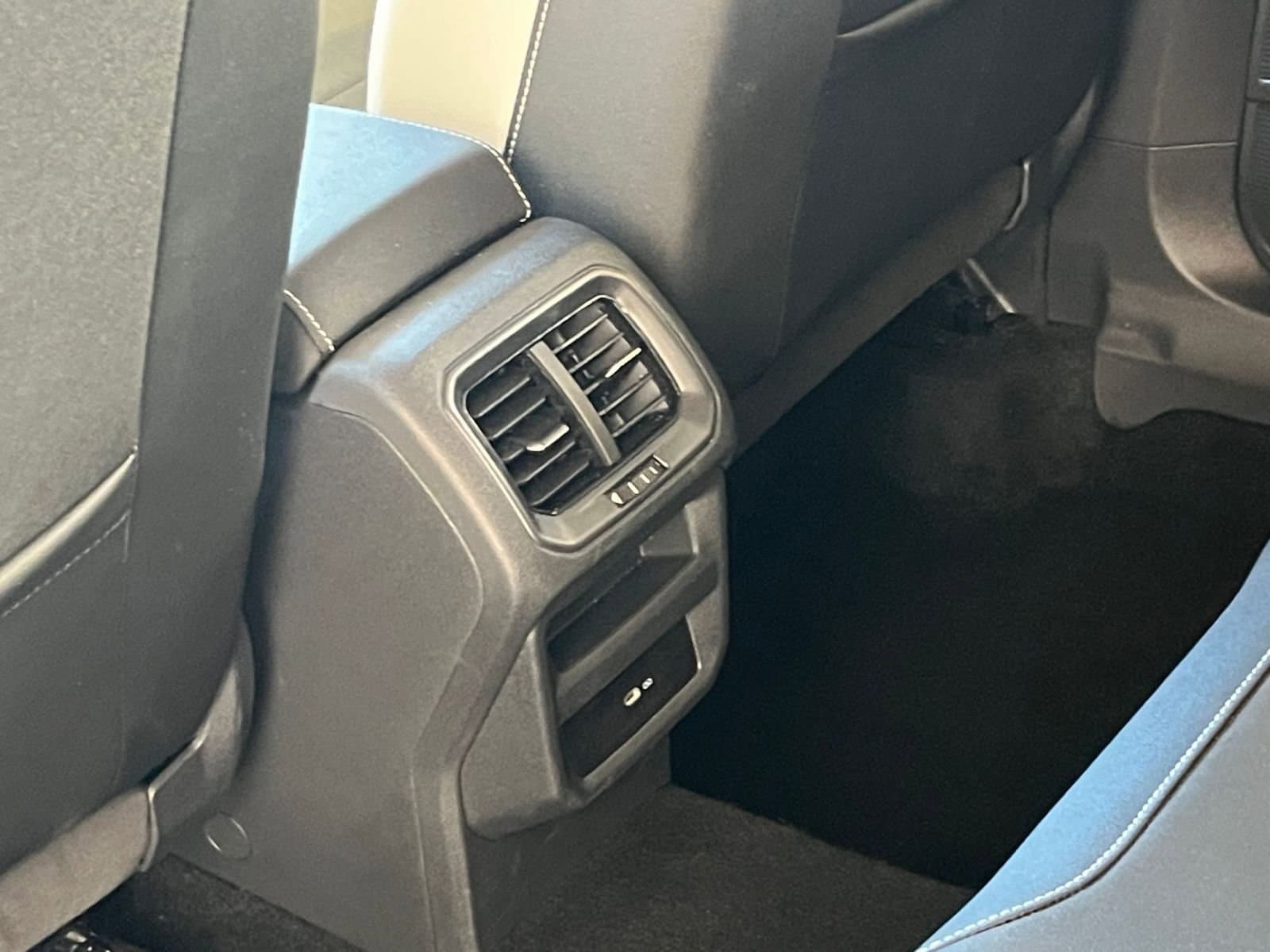 Thumbnail: 2025 Volkswagen Taos - 24