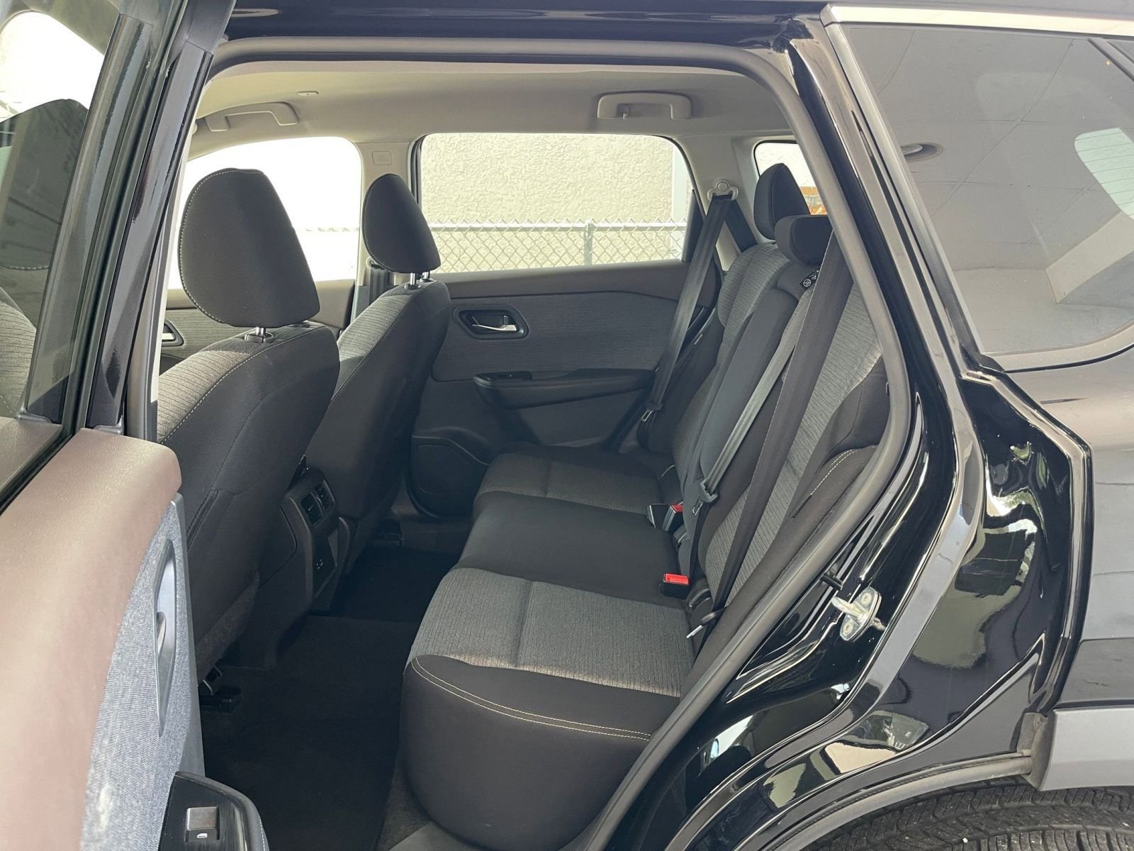 2023 Nissan Rogue SV 26
