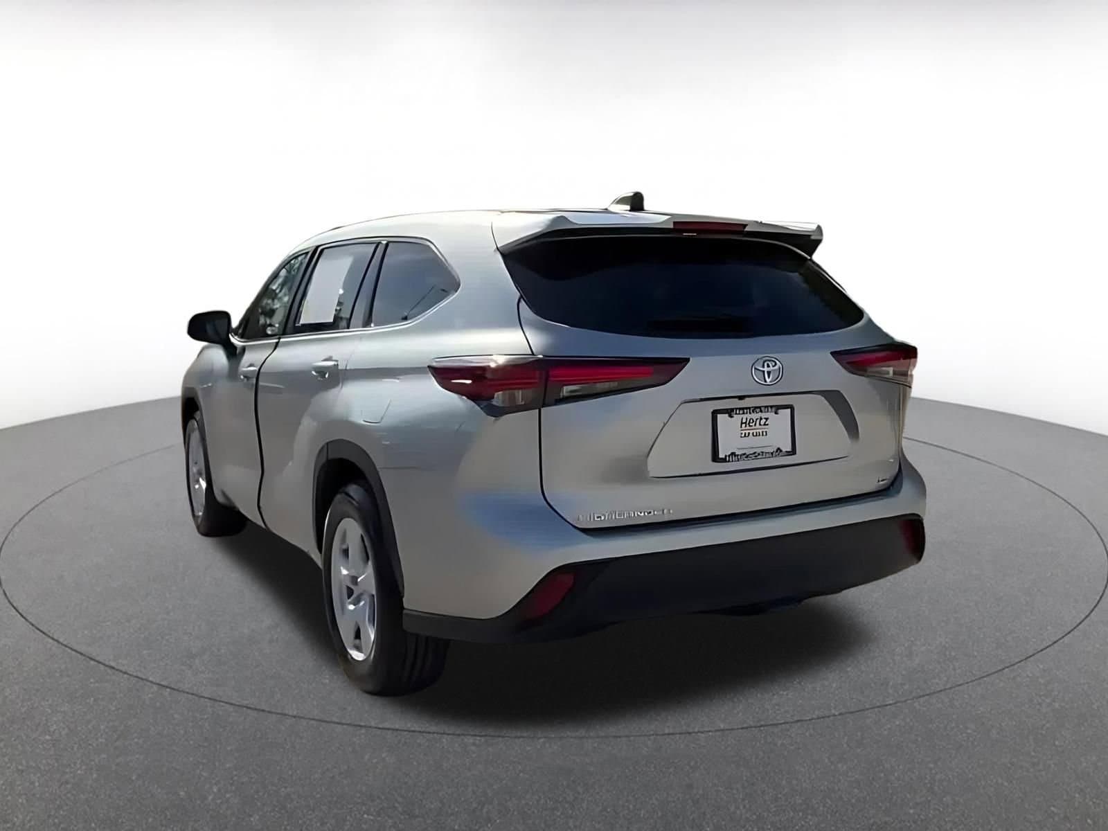 Thumbnail: 2025 Toyota Highlander - 10