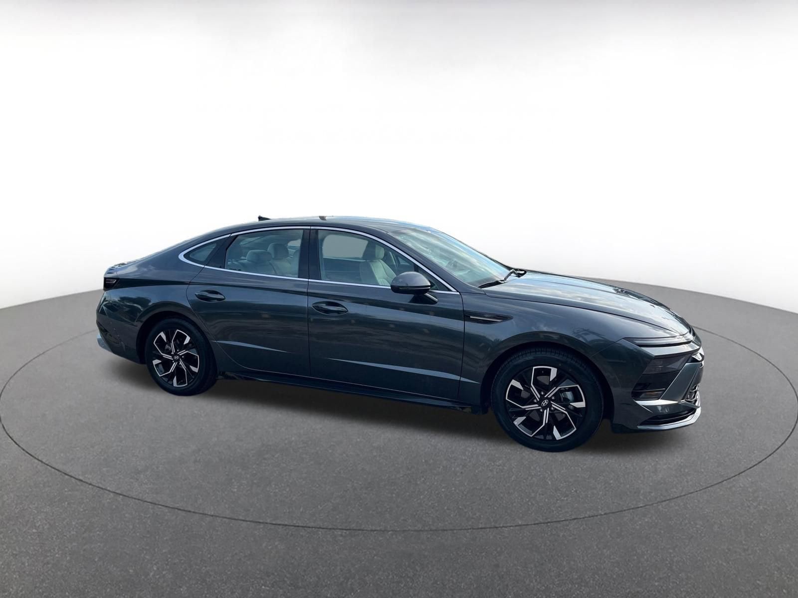 Thumbnail: 2025 Hyundai Sonata - 1