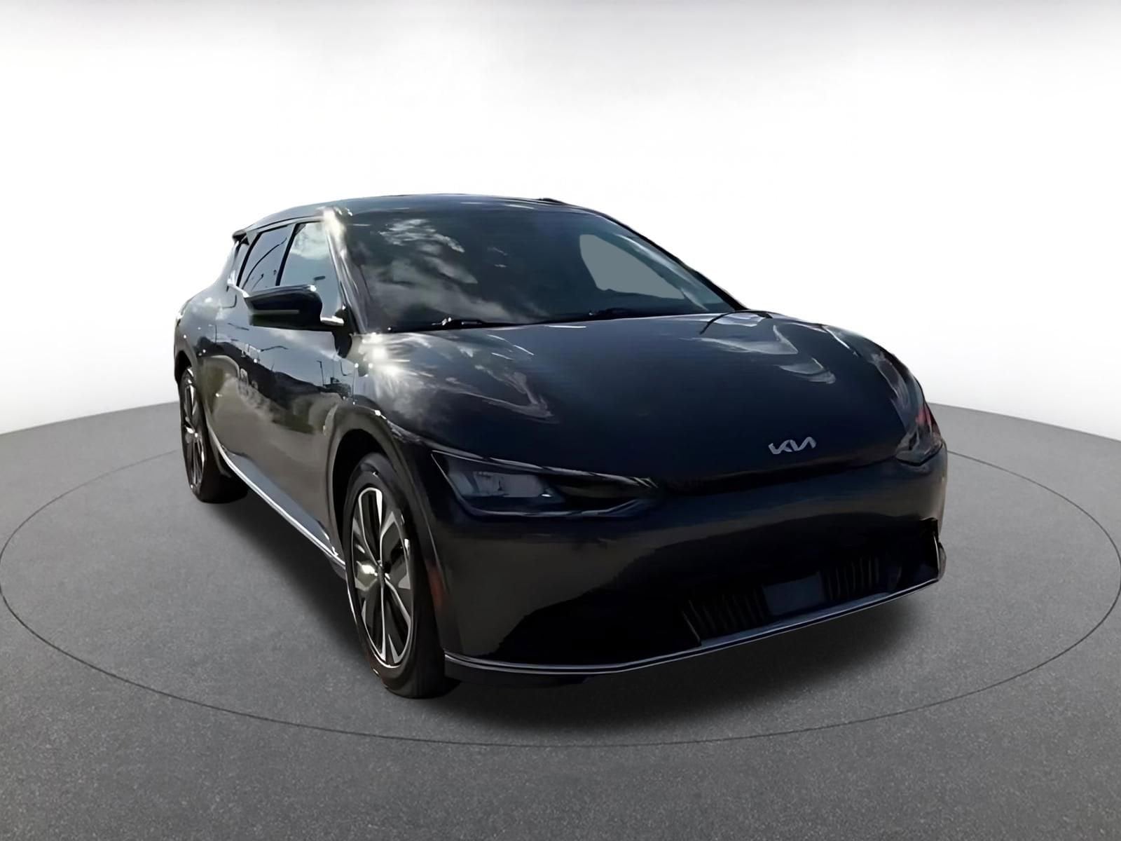 Thumbnail: 2023 Kia EV6 - 3