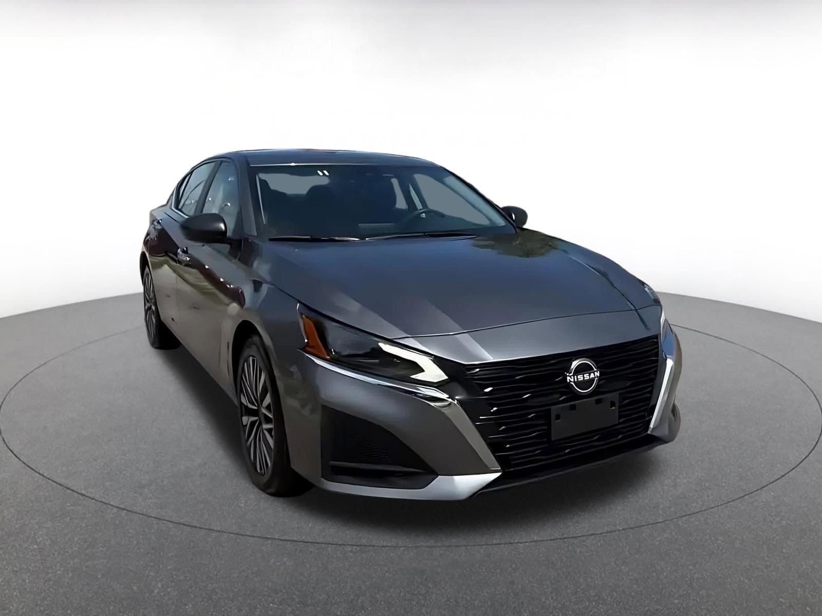 Thumbnail: 2025 Nissan Altima - 3