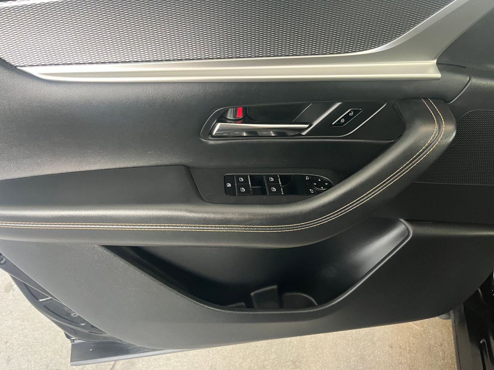 Thumbnail: 2025 Mazda CX-70 - 20