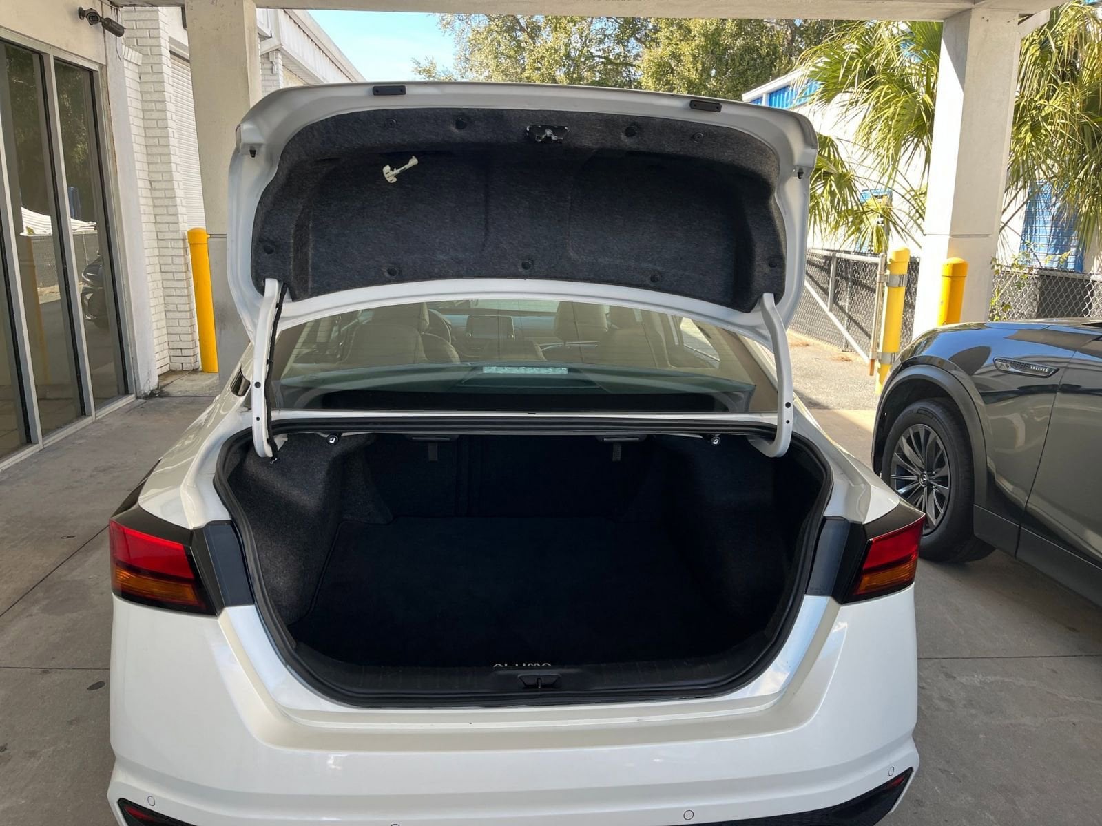 Thumbnail: 2025 Nissan Altima - 31