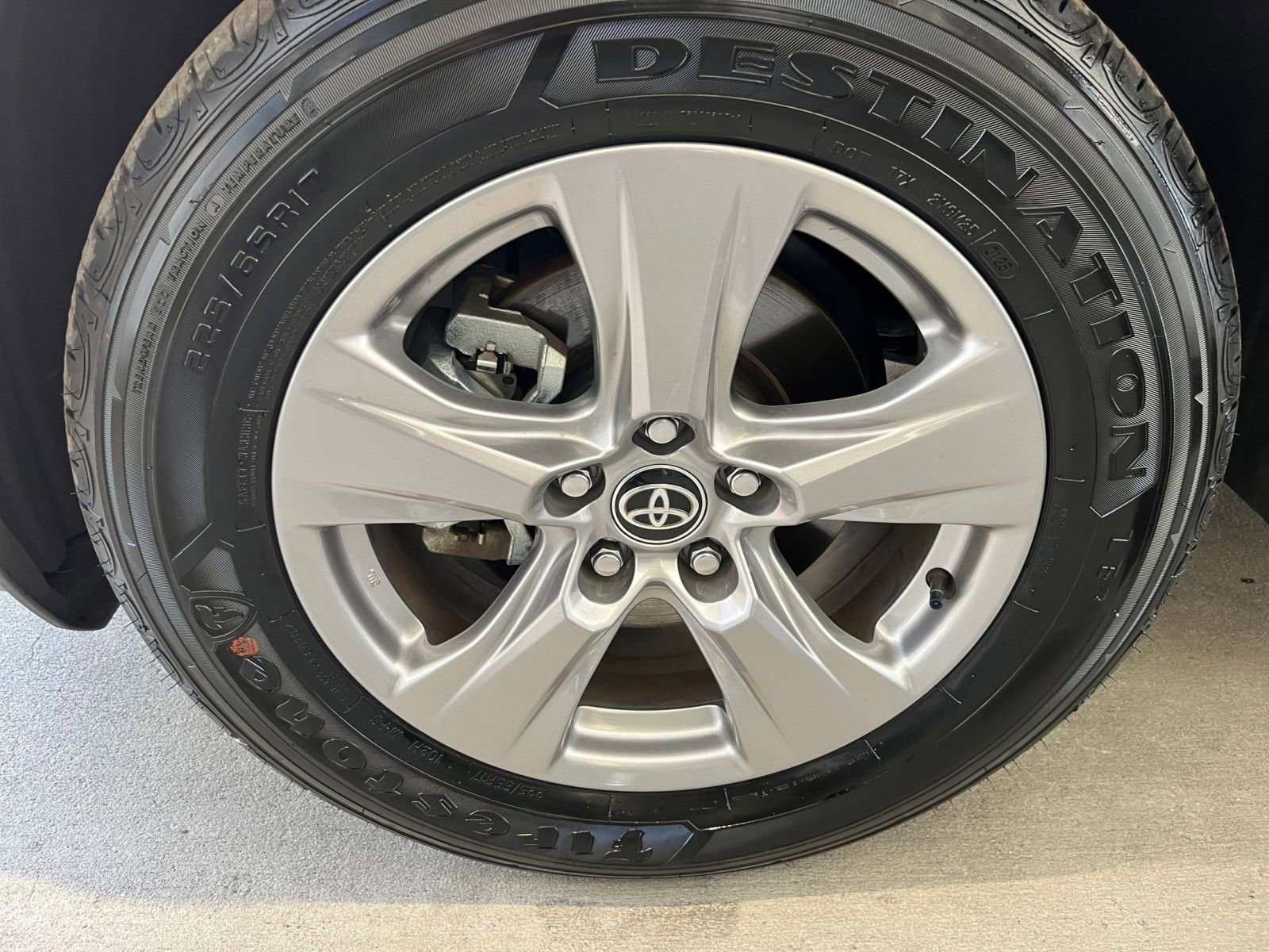 Thumbnail: 2025 Toyota RAV4 - 30