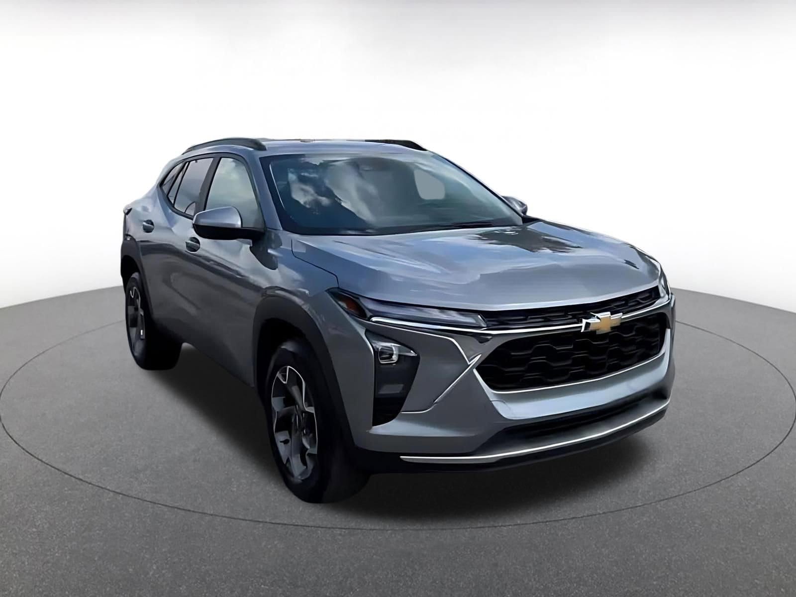 Thumbnail: 2025 Chevrolet Trax - 3