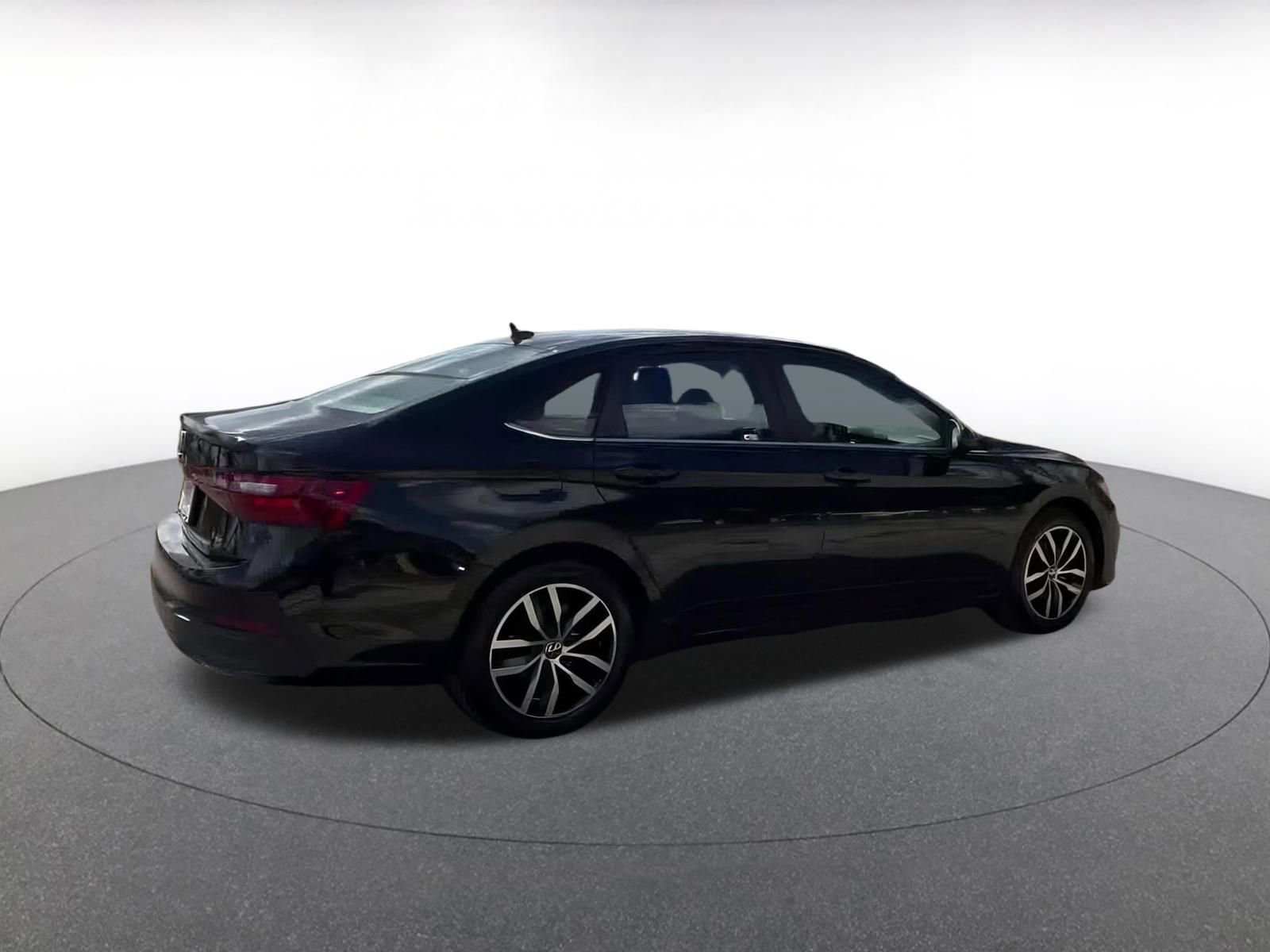 Thumbnail: 2025 Volkswagen Jetta - 15