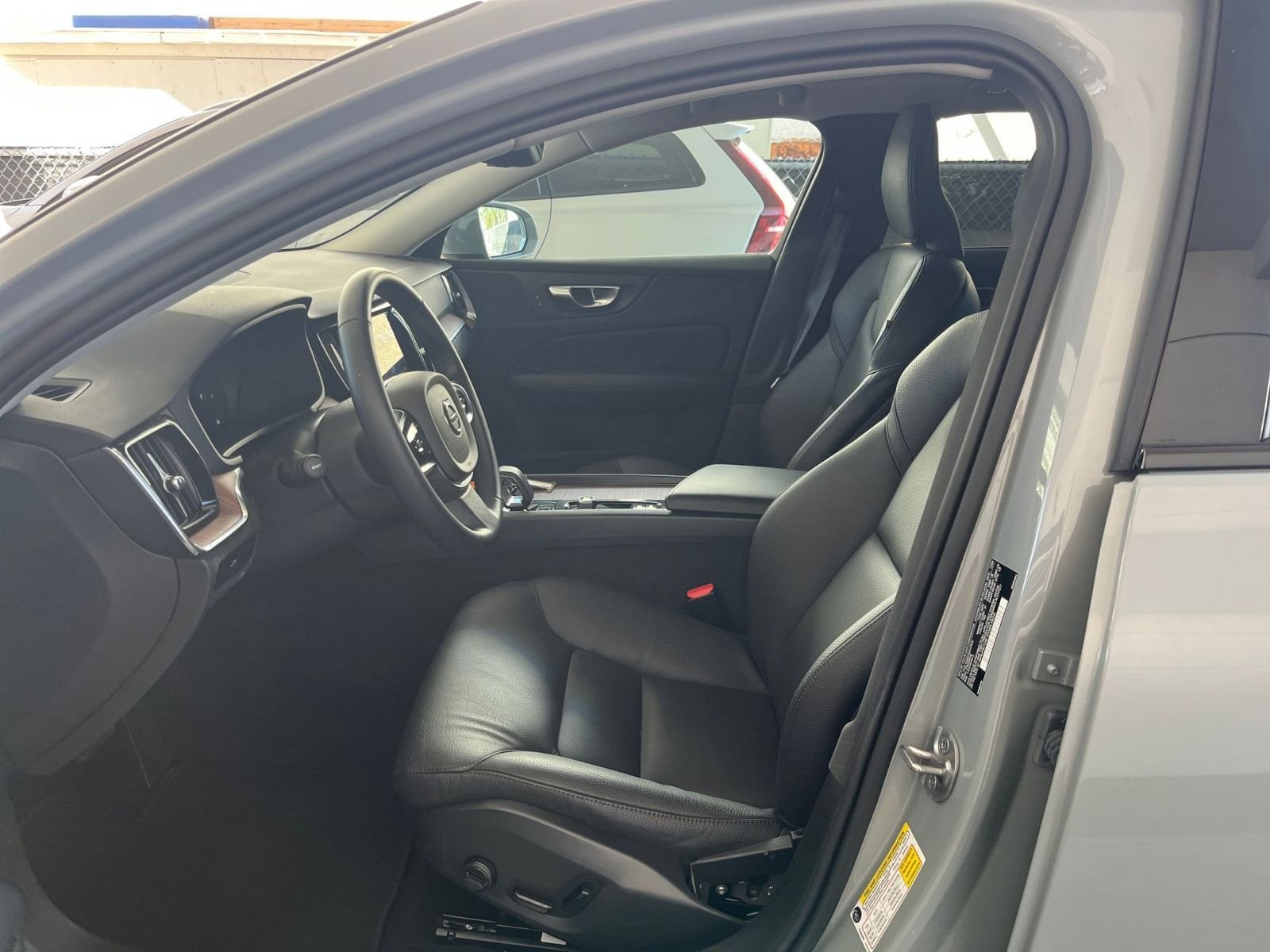 Thumbnail: 2025 Volvo S60 - 27